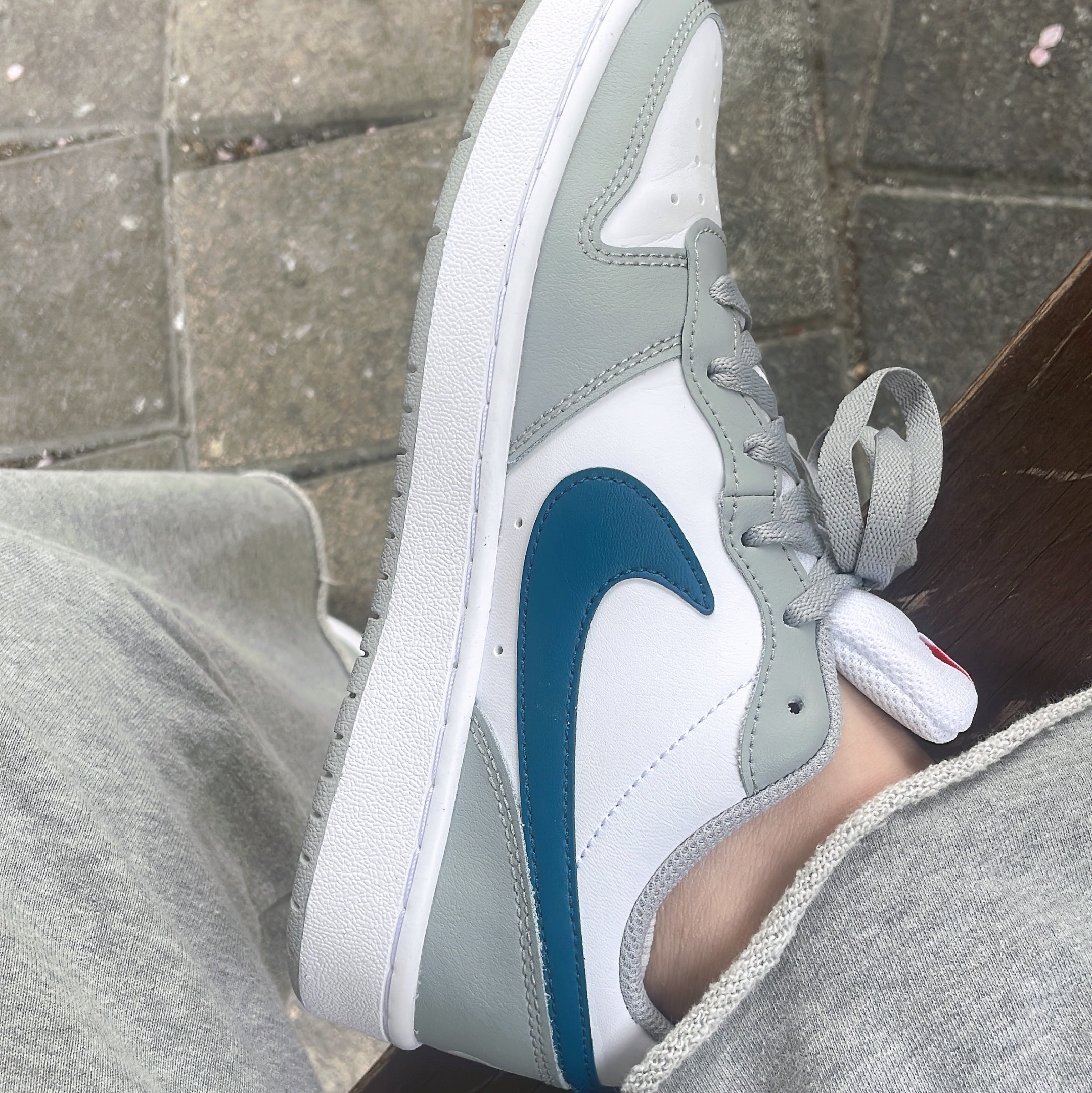 (GS) Nike Court Borough Low 2 Light Smoke Grey 착용 스타일