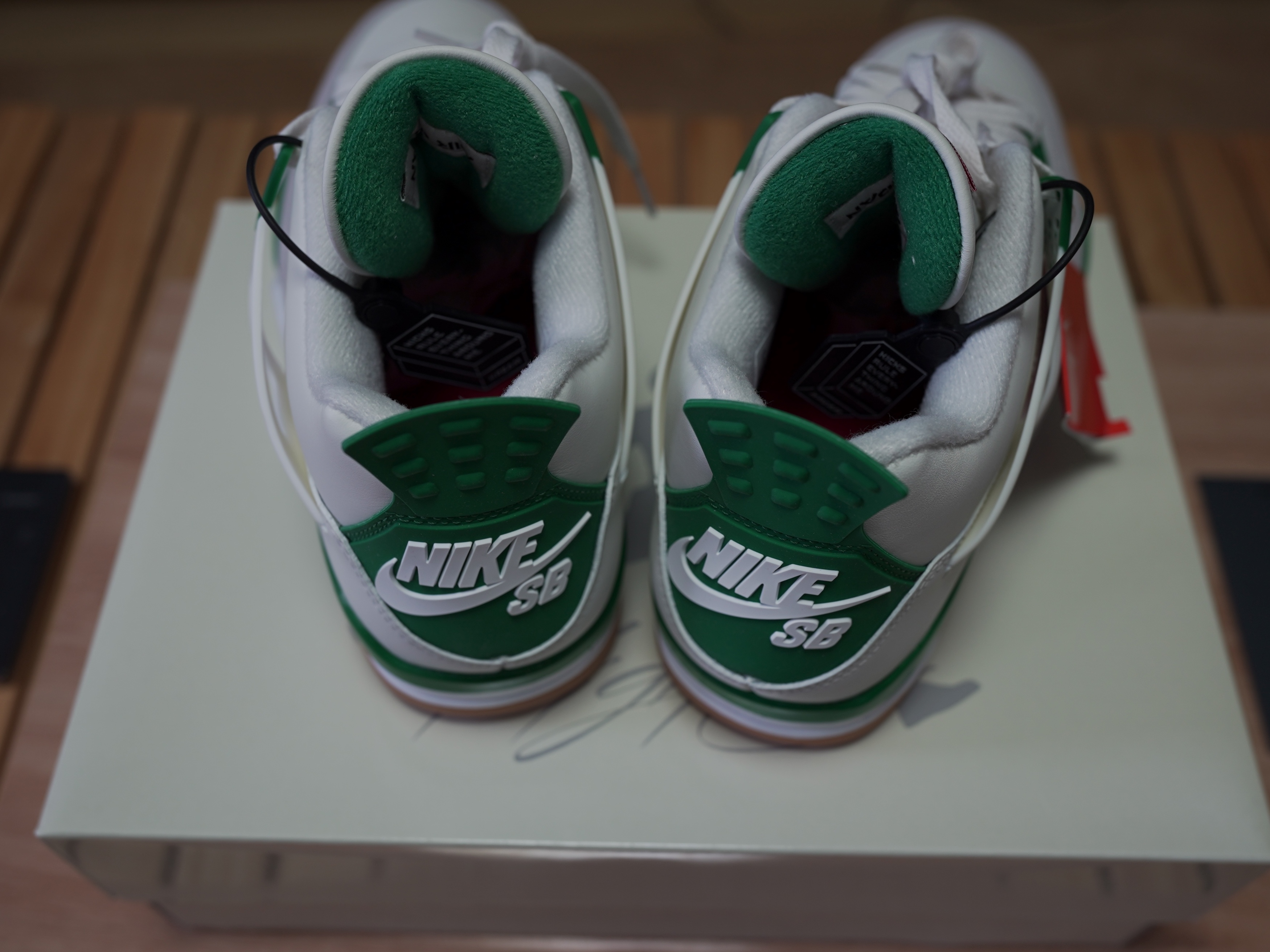 Jordan 4 x Nike SB Retro SP Pine Green 착용 스타일 - 2
