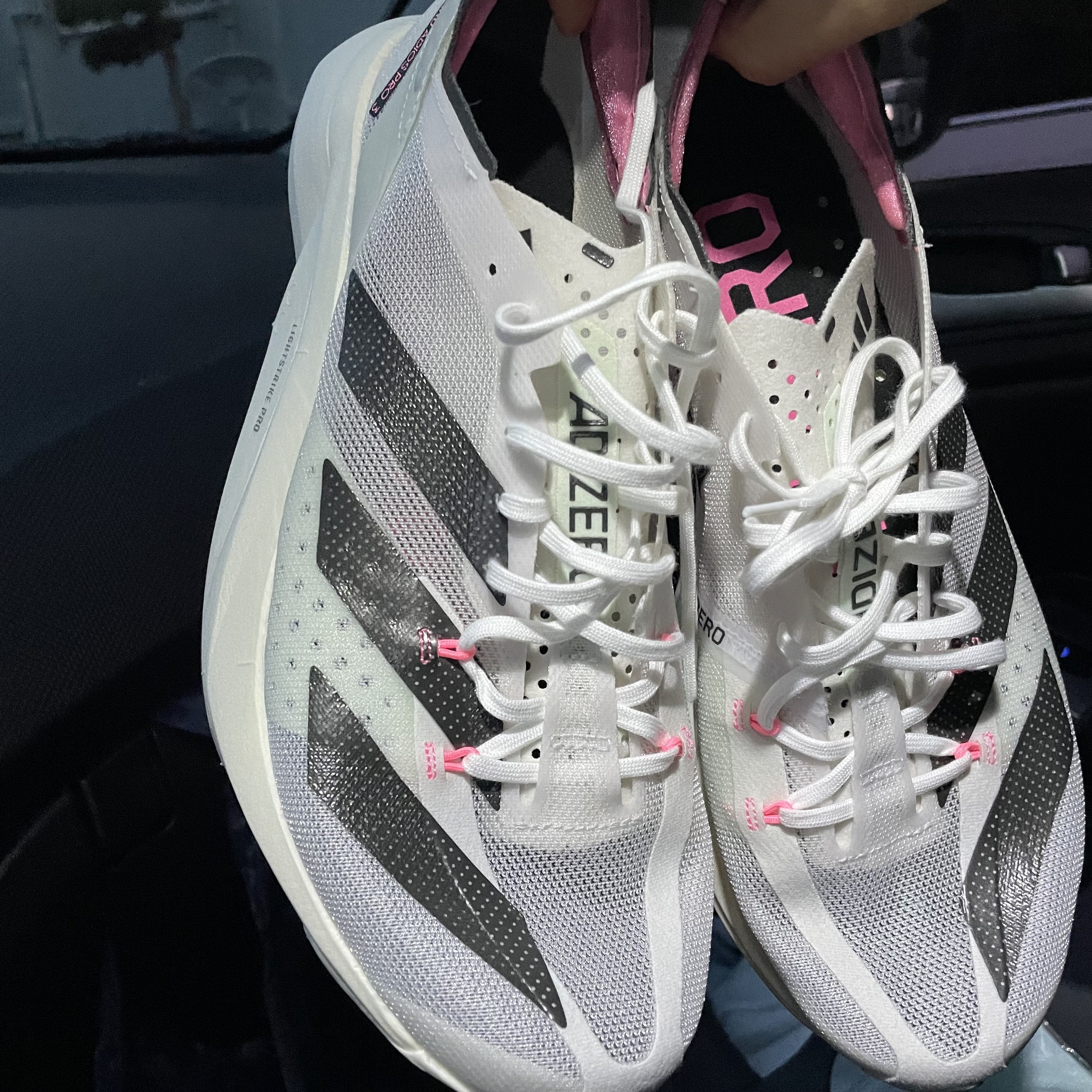 Adidas Adizero Adios Pro 3 Crystal White 착용 스타일