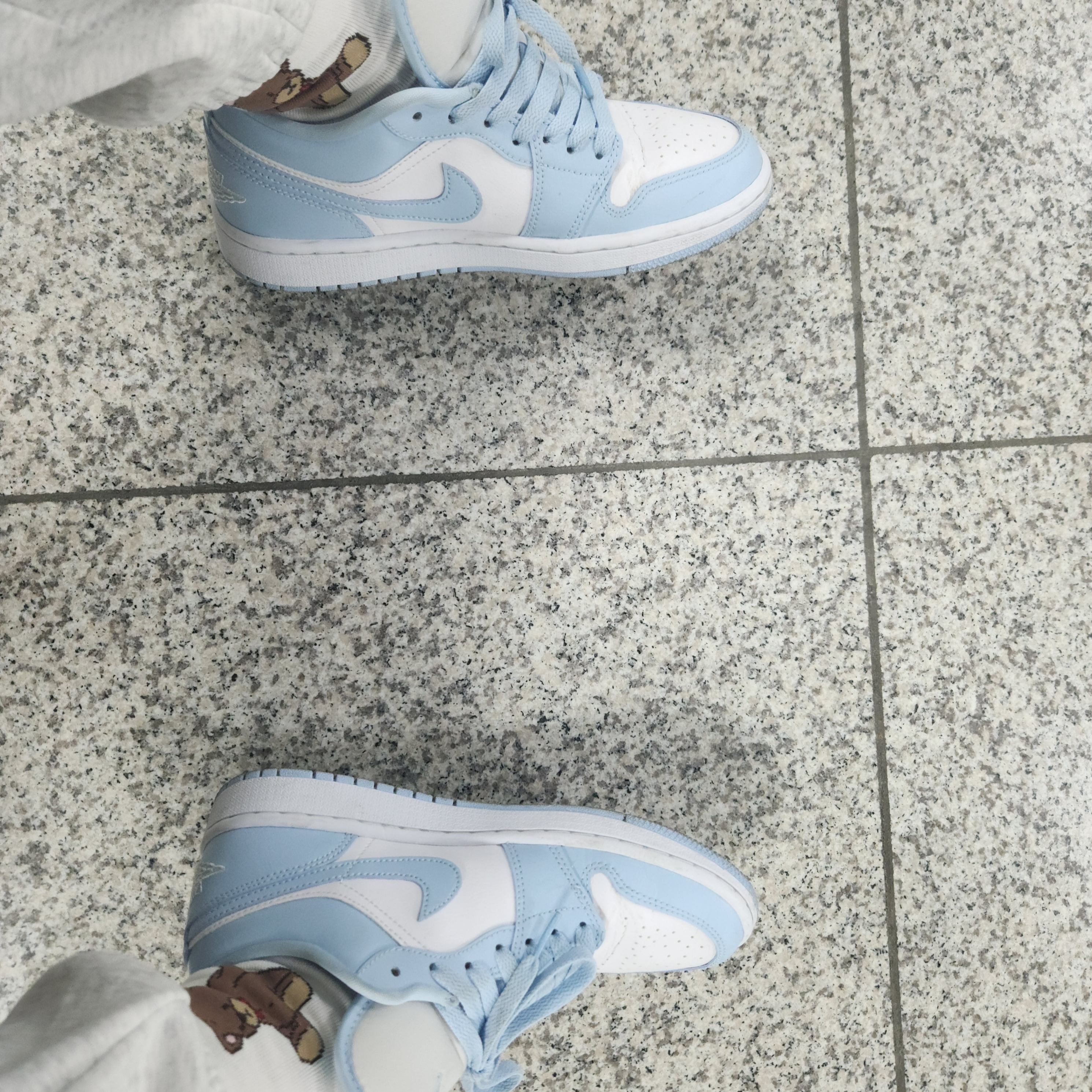 (W) Jordan 1 Low White Ice Blue 착용 스타일