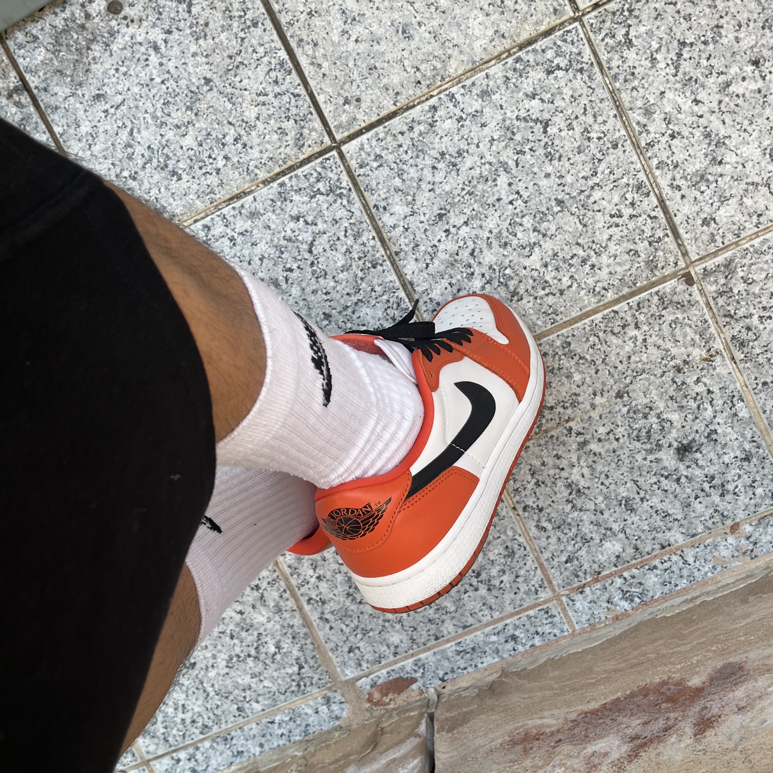 Jordan 1 Low OG Starfish 착용 스타일 - 2