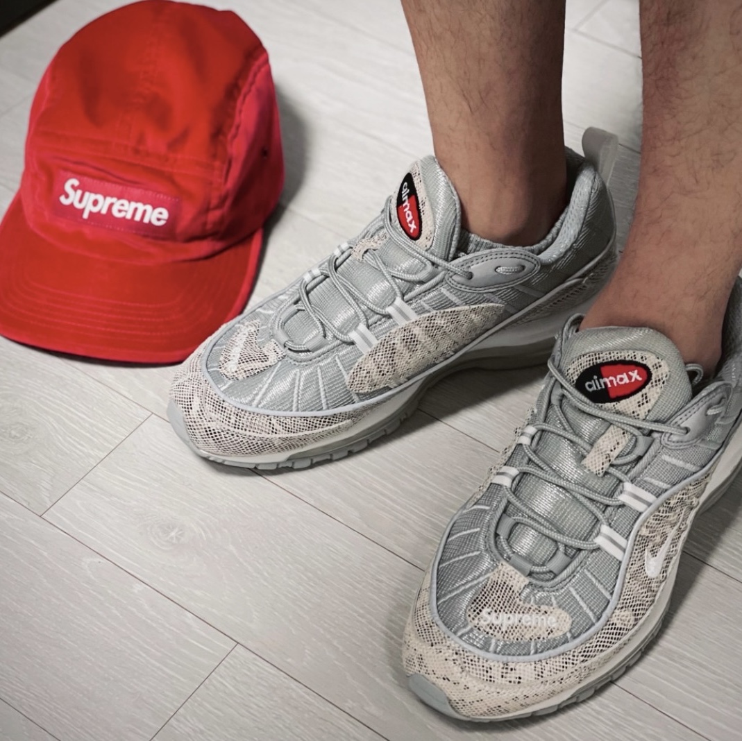 Nike x Supreme Air Max 98 Snakeskin 착용 스타일