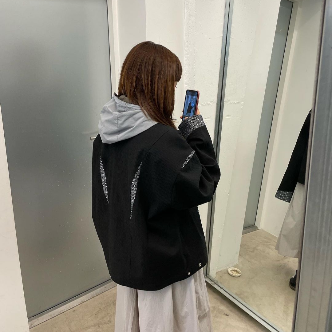 Opening Project Black Edition Varsity Jacket Black 착용 스타일 - 1