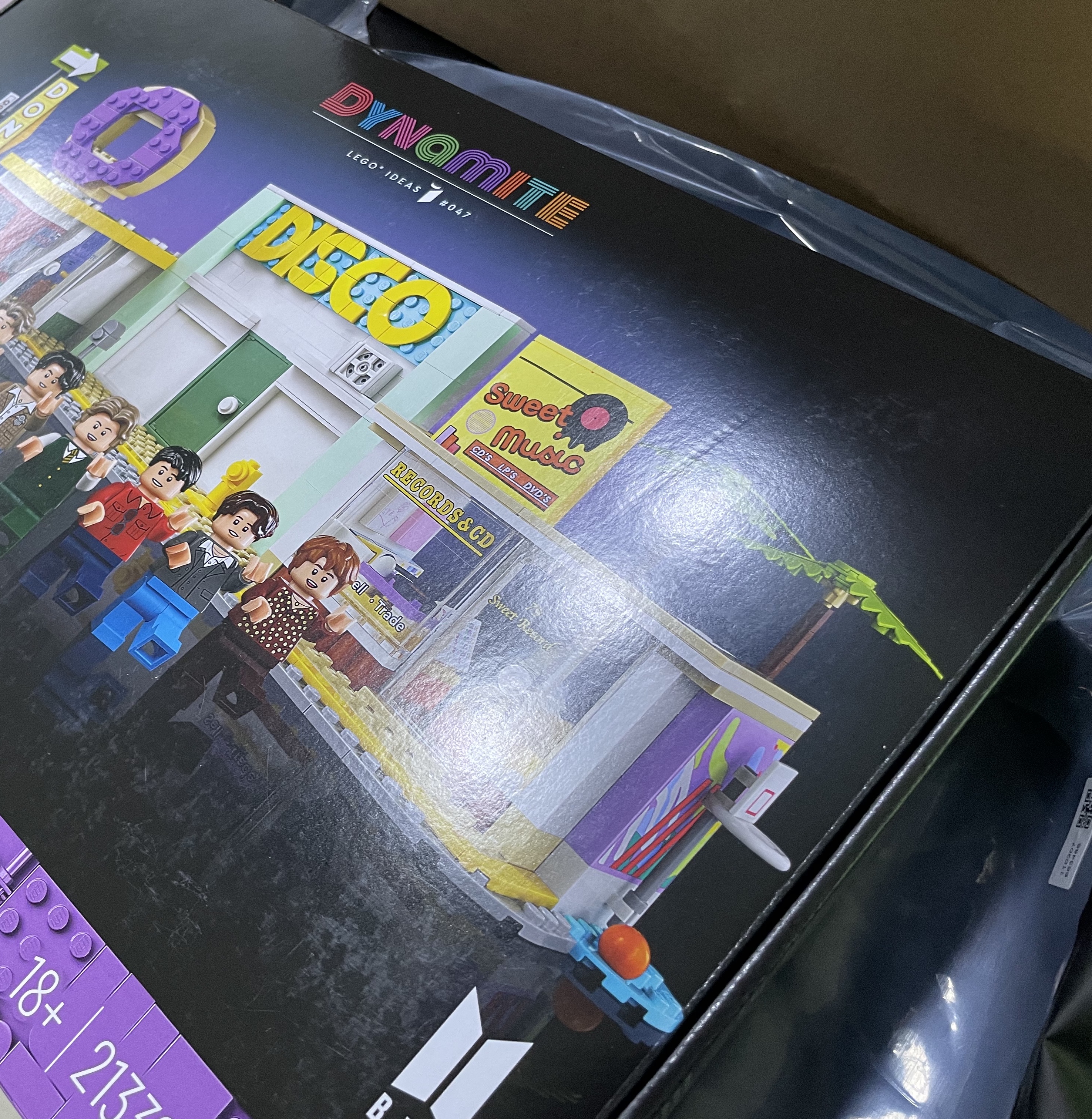Lego BTS Dynamite 착용 스타일 - 3