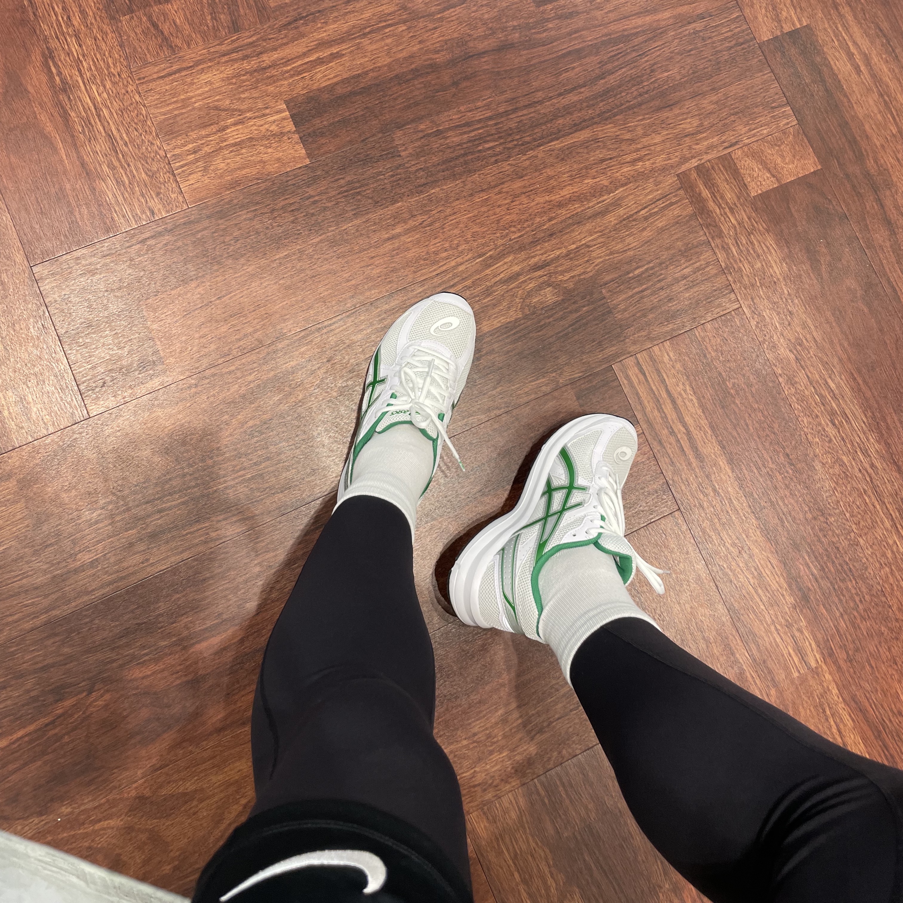 Asics Jog 100 S White Green - 2E Wide 착용 스타일
