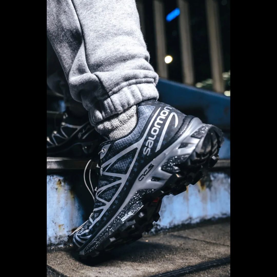 Salomon x Atmos XT-6 Black Silver 착용 스타일 - 2