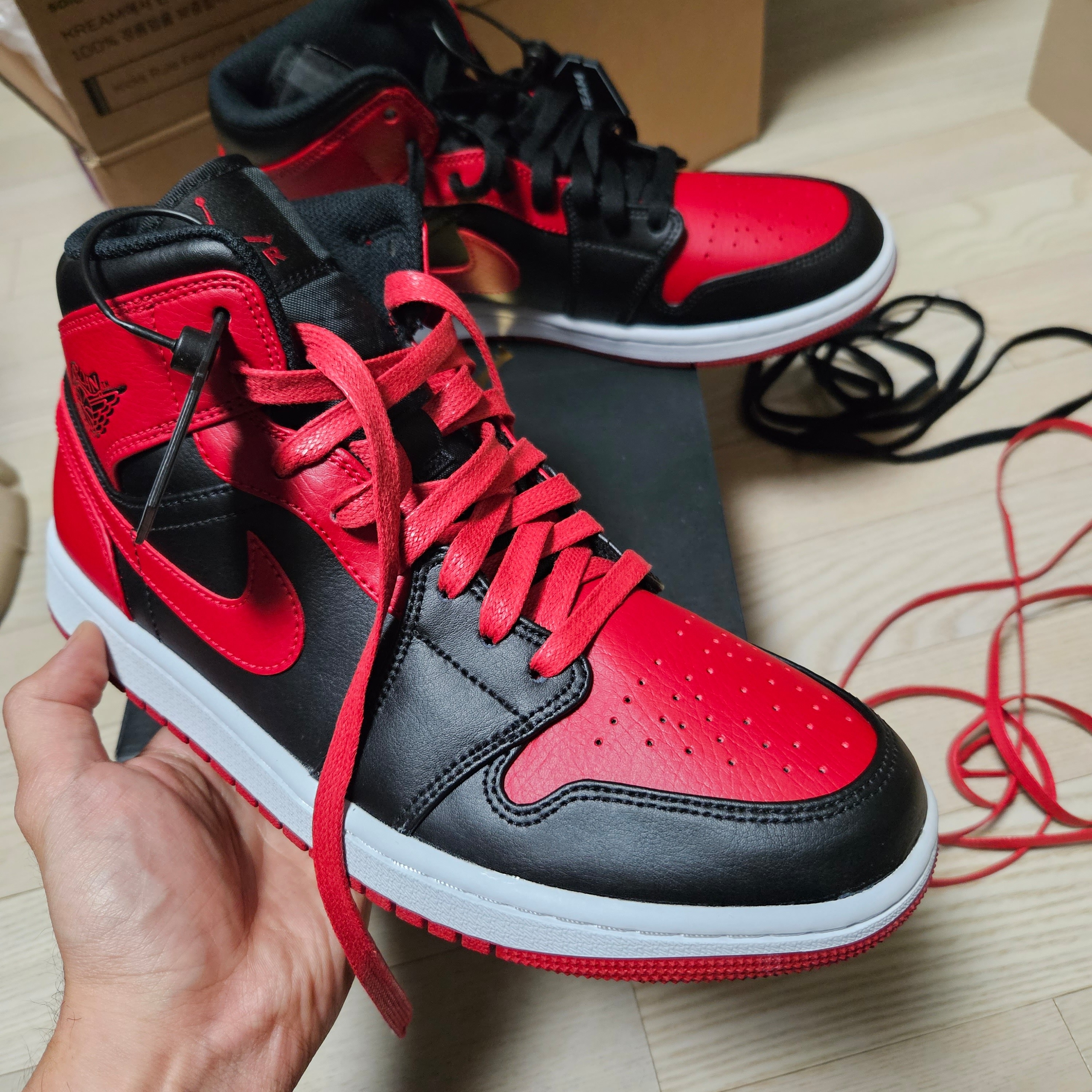 Jordan 1 Mid Bred Banned 2020 착용 스타일 - 2