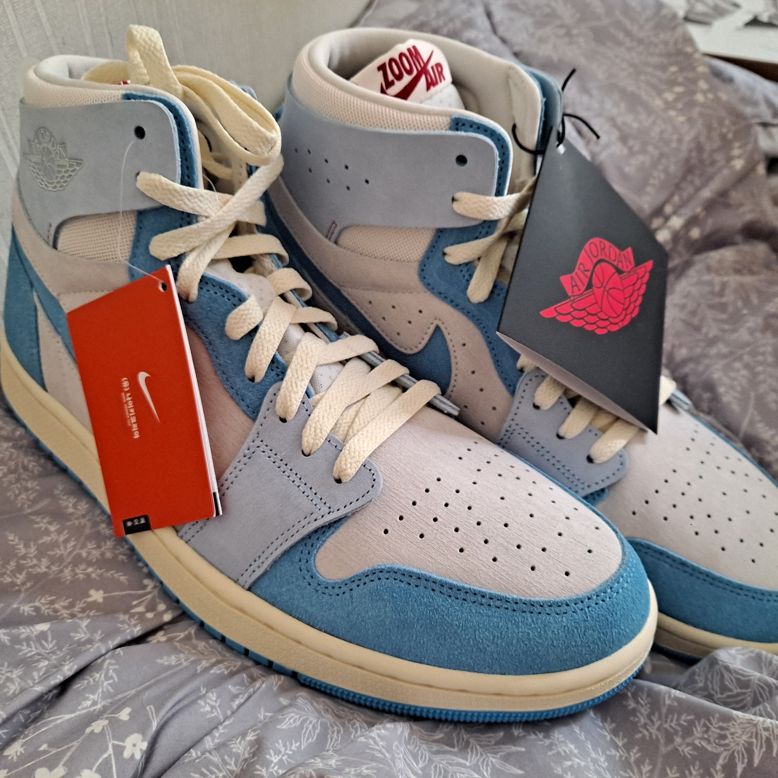 (W) Jordan 1 Zoom Air CMFT 2 Phantom University Blue 착용 스타일 - 1