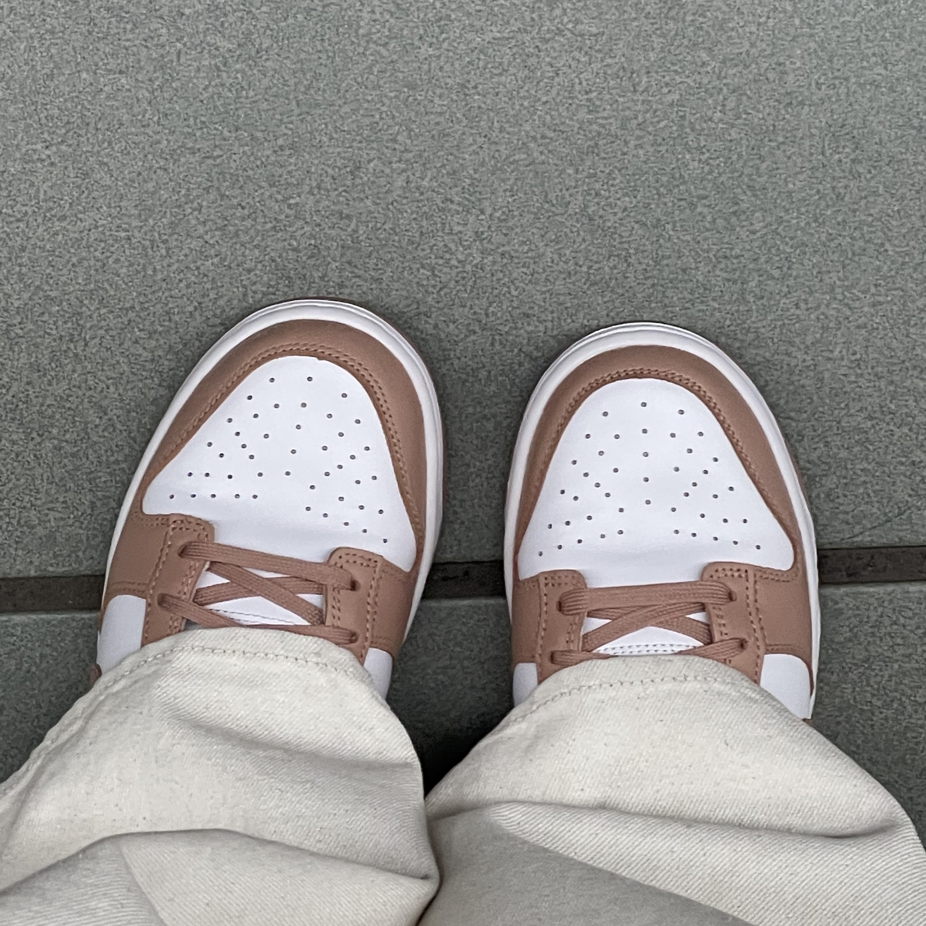(W) Nike Dunk Low Rose Whisper 착용 스타일 - 3