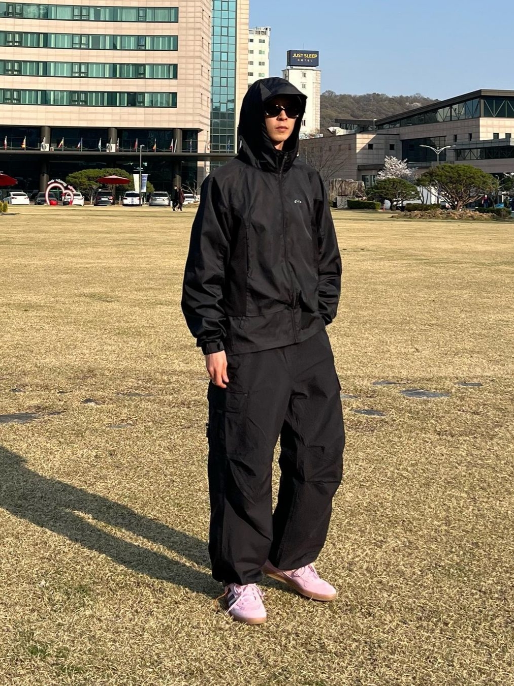 Art Of Field Assembled Jacket Black 착용 스타일 - 2
