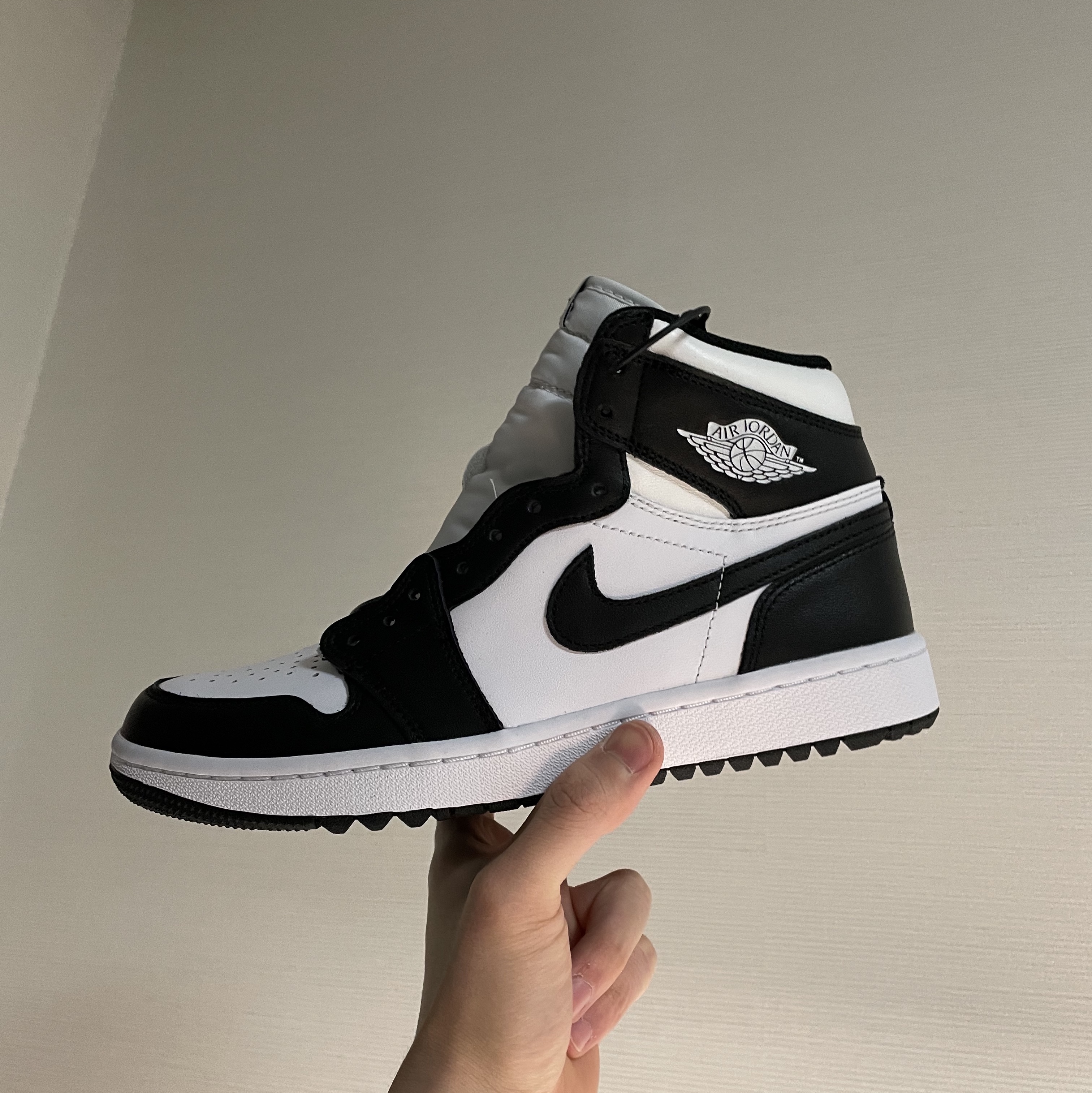 Jordan 1 Retro High OG Heritage, Jordan 1 High Golf White Black 착용 스타일 - 2