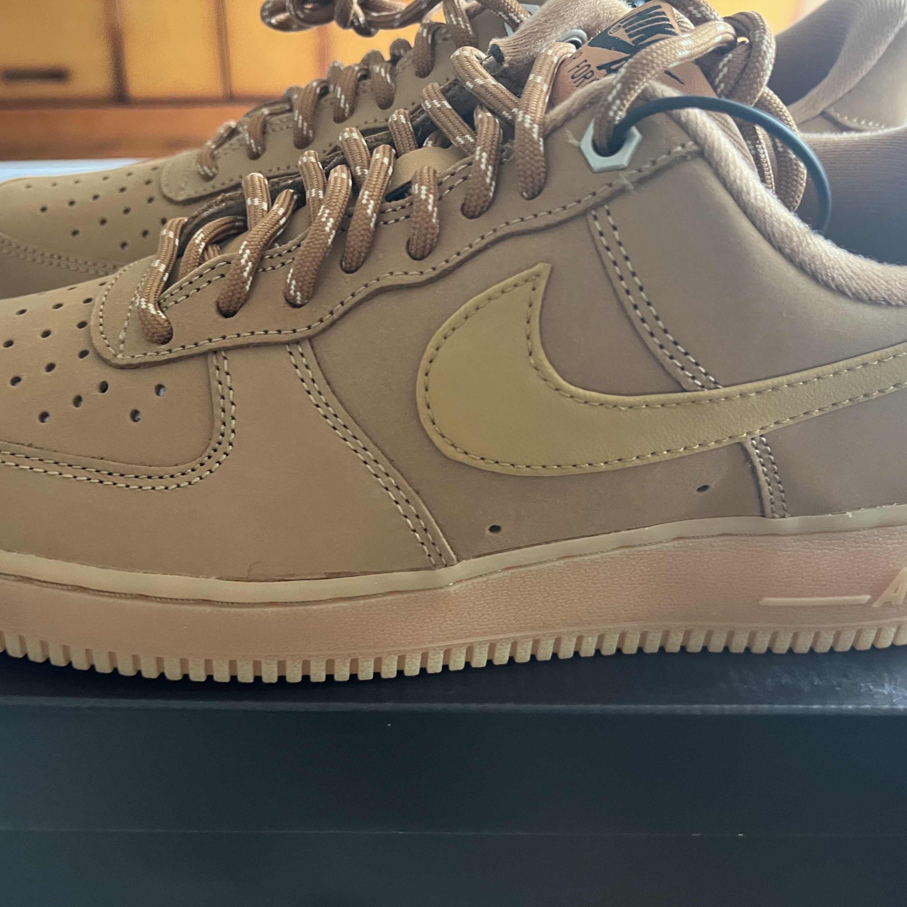 Nike Air Force 1 '07 WB Flax 착용 스타일