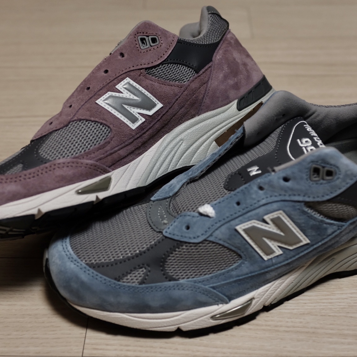 New Balance 991 Made in UK Dusty Blue, New Balance 991 Made in UK Pink Grey 착용 스타일 - 1