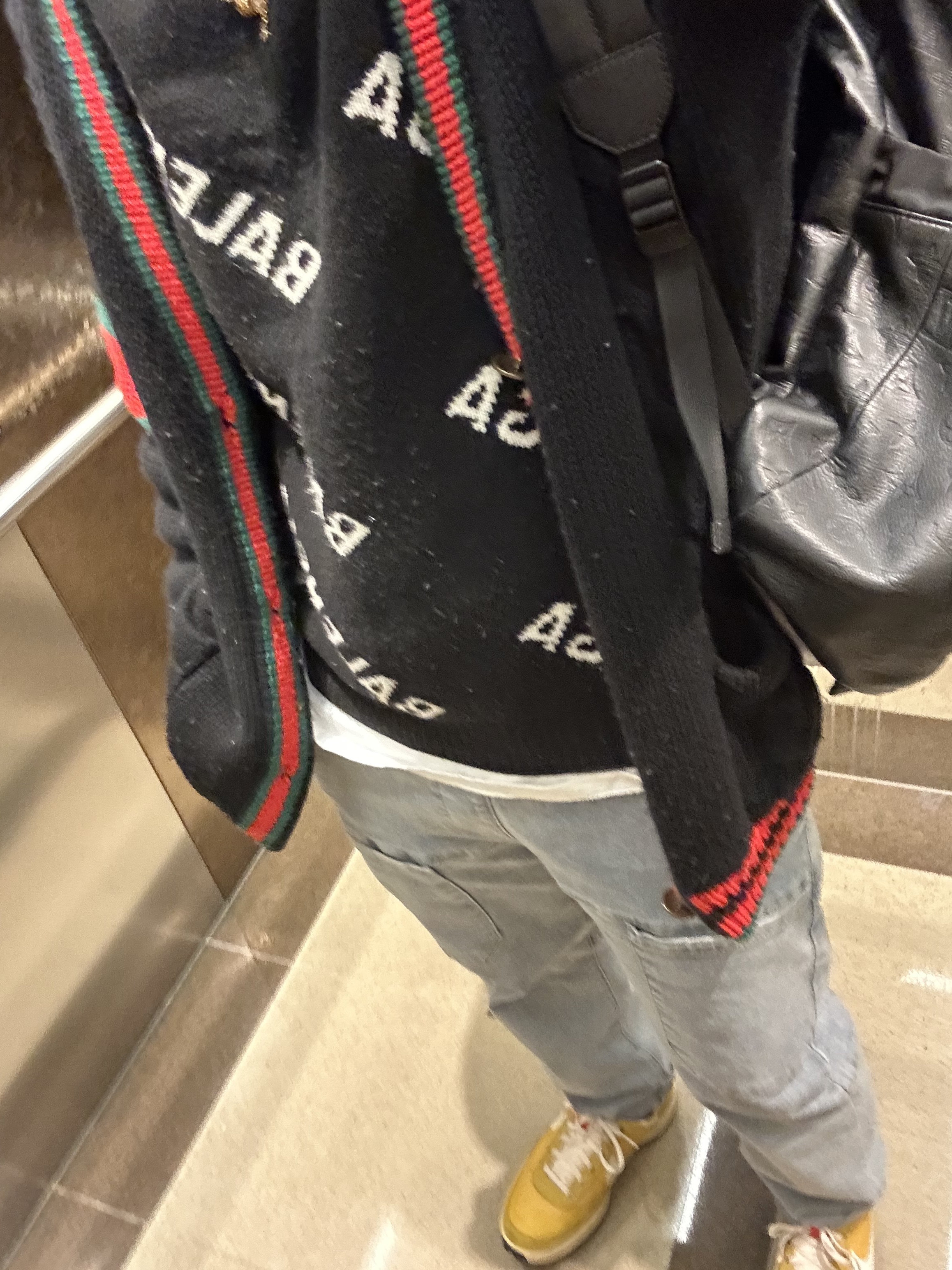 Balenciaga Allover Logo Crewneck Knit Black Blue, Gucci Wool Knit Cardigan Dark Blue 착용 스타일 - 2