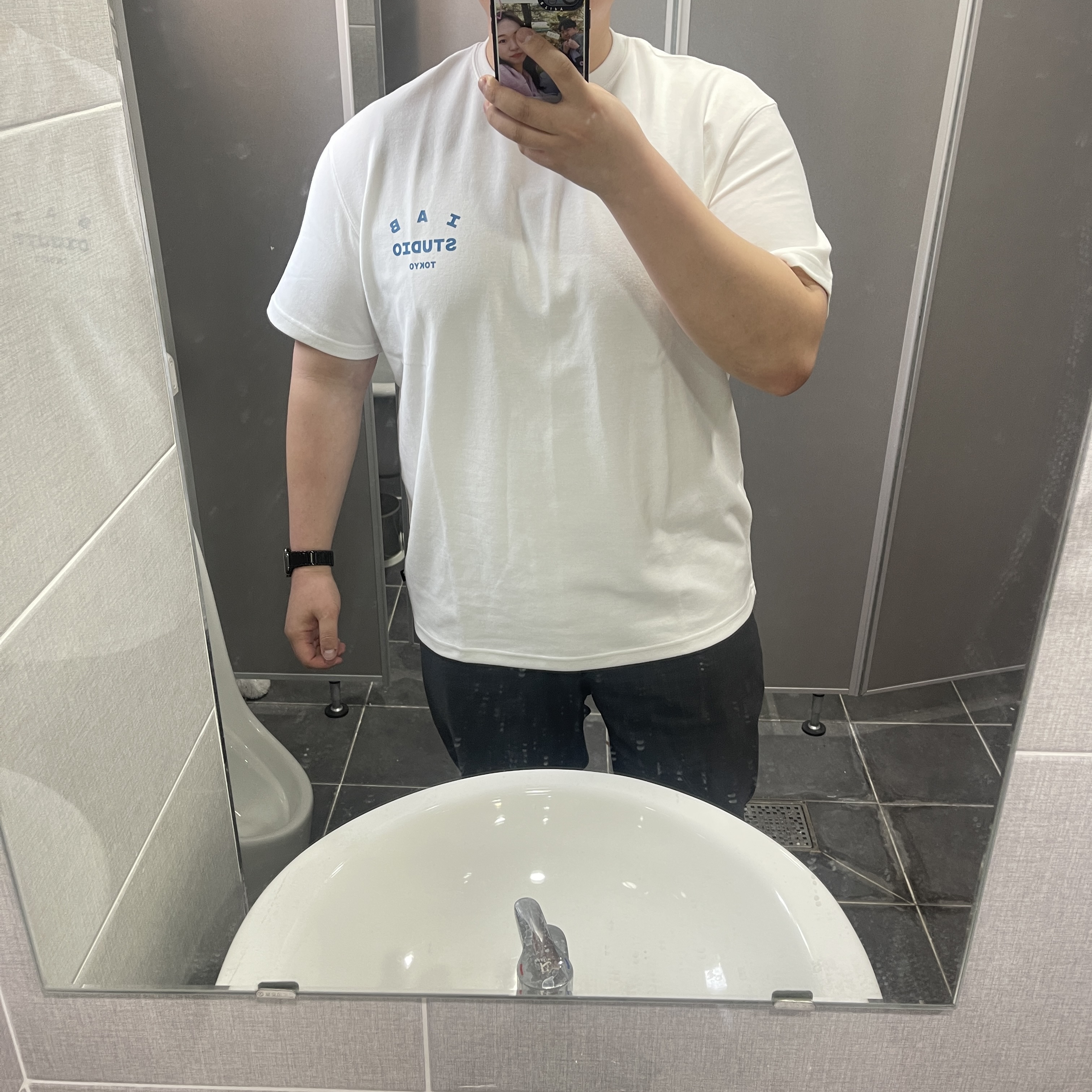 IAB Studio Tokyo T-Shirt White 착용 스타일 - 1
