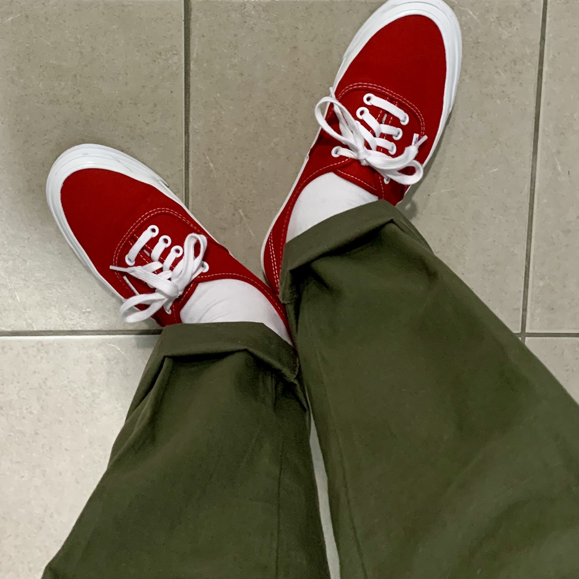 Vans Vault OG Authentic LX Red 착용 스타일 - 3