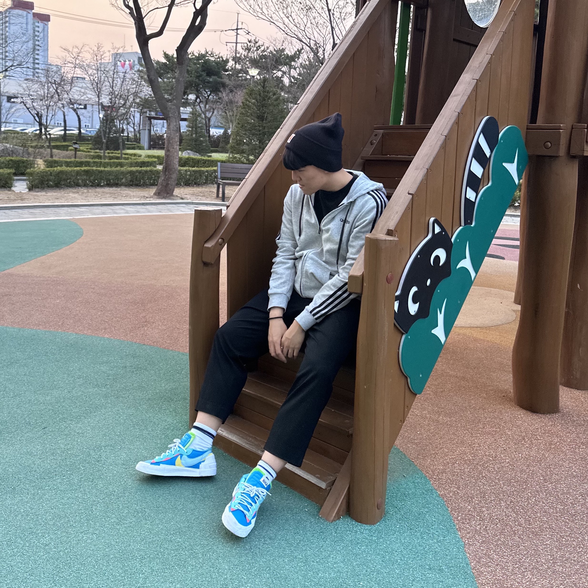 Nike x Sacai x Kaws Blazer Low Neptune Blue 착용 스타일