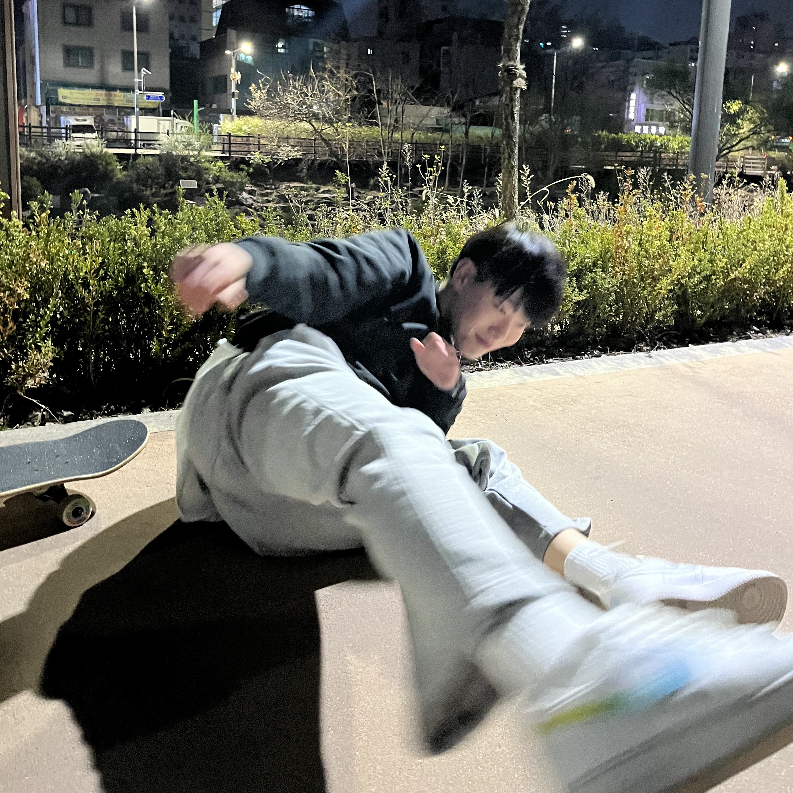 Palace Fleece Tri-Ferg Crew Black - 23SS, Nike Air Force 1 '07 Low White 착용 스타일 - 3