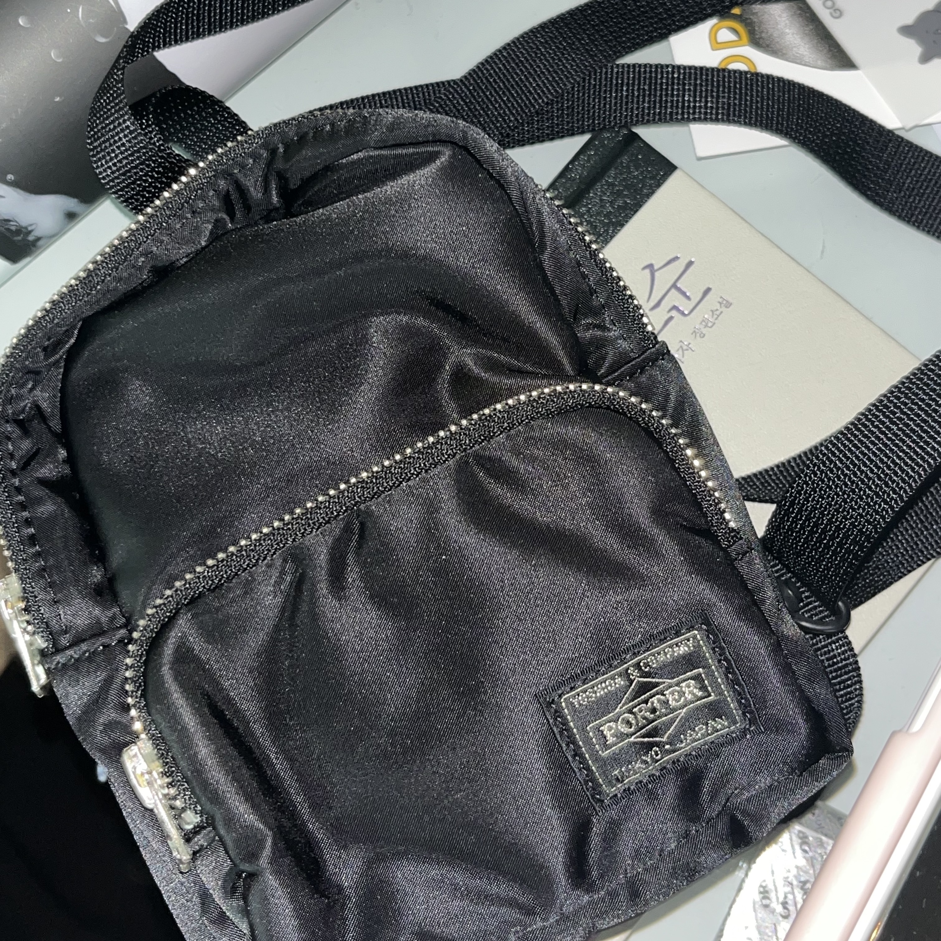 Porter Howl Daypack Mini Black 착용 스타일