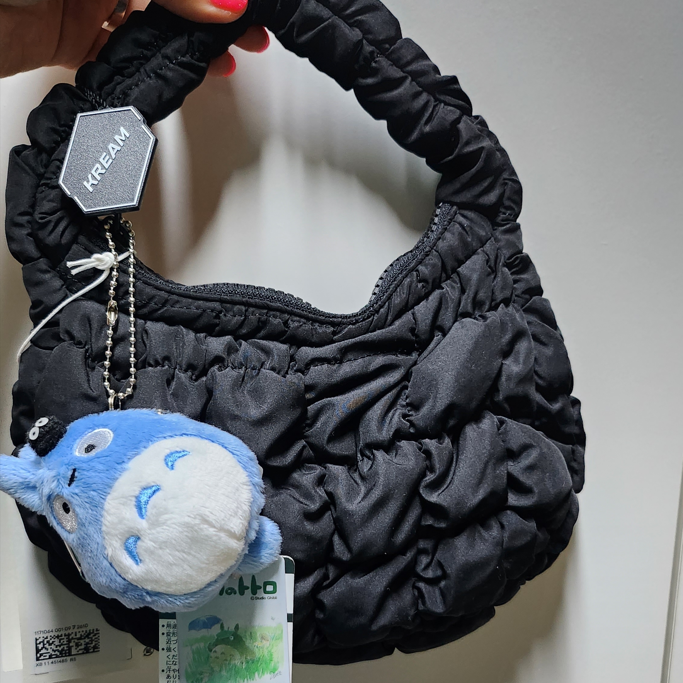 COS Quilted Micro Bag Black 착용 스타일