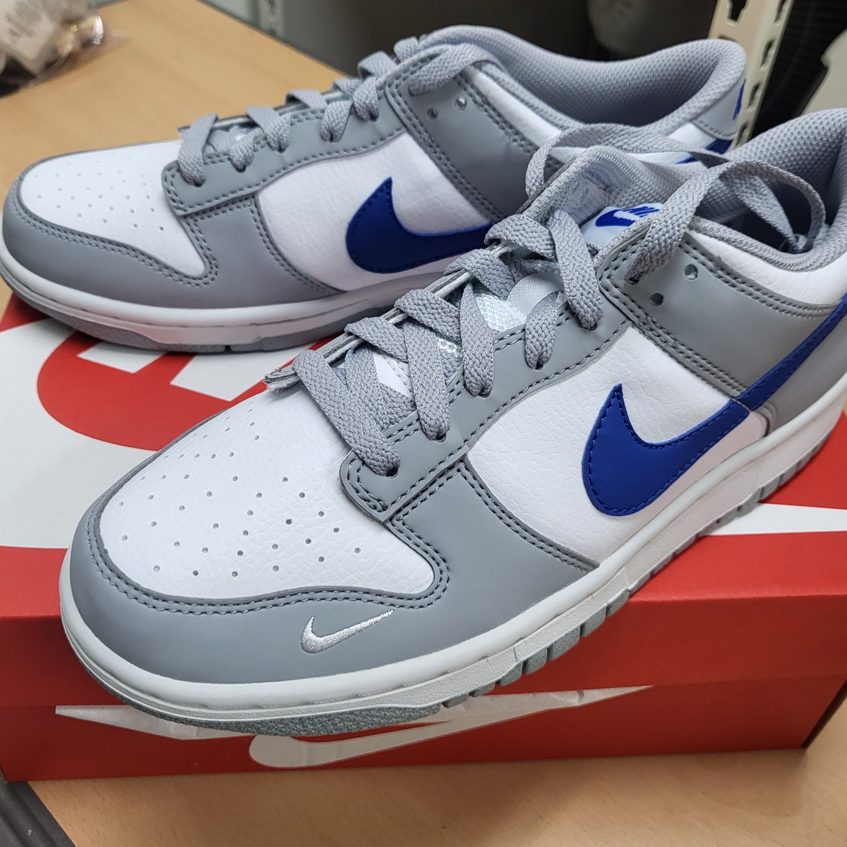 (GS) Nike Dunk Low Wolf Grey Game Royal 착용 스타일 - 2