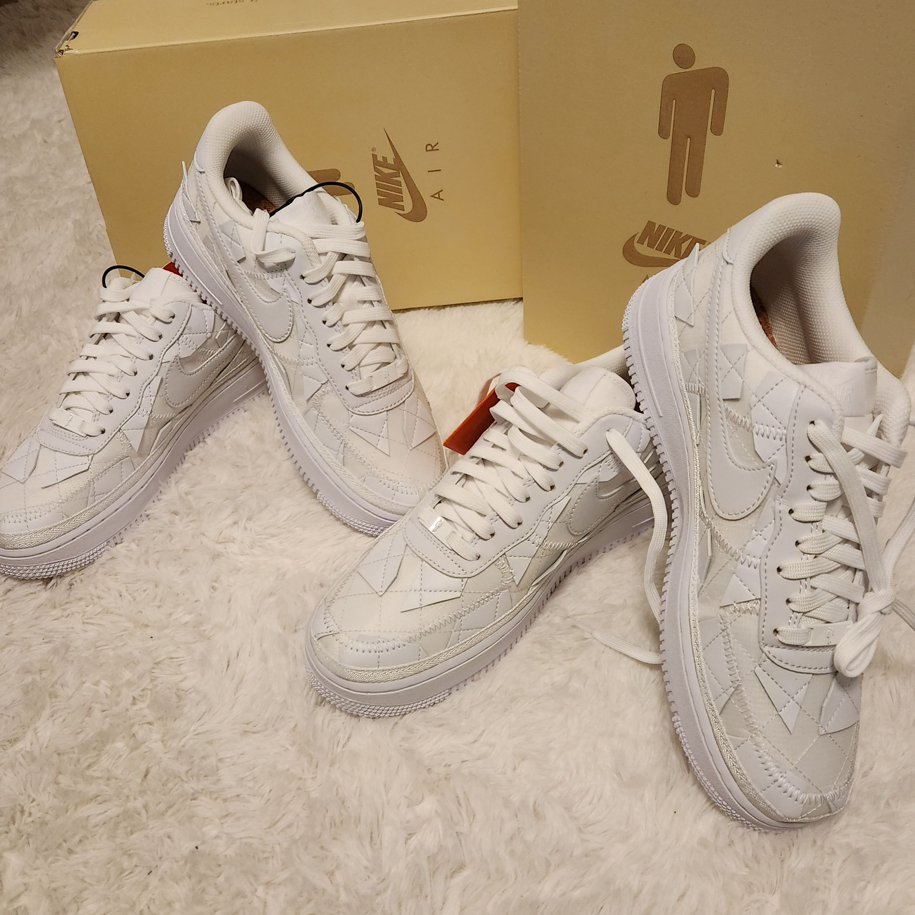 Nike x Billie Eilish Air Force 1 Low SP Triple White 착용 스타일 - 1