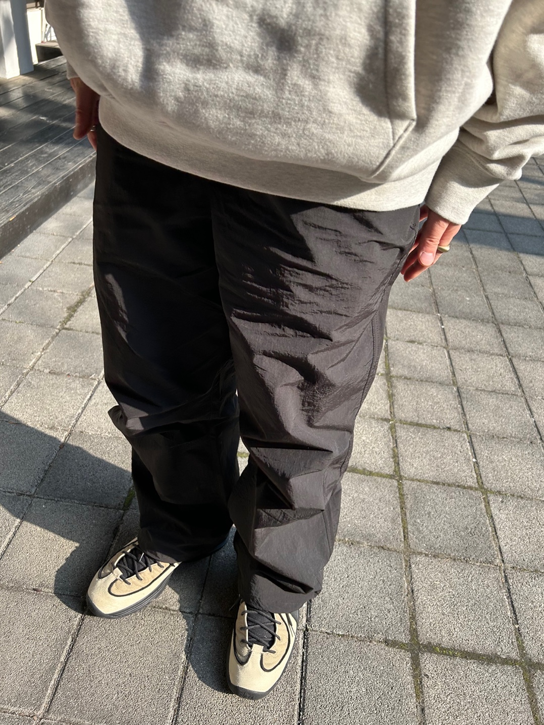 Essentials The Core Collection Hoodie Light Oatmeal, Nike x Stussy Air Penny II Rattan and Limestone 착용 스타일 - 3