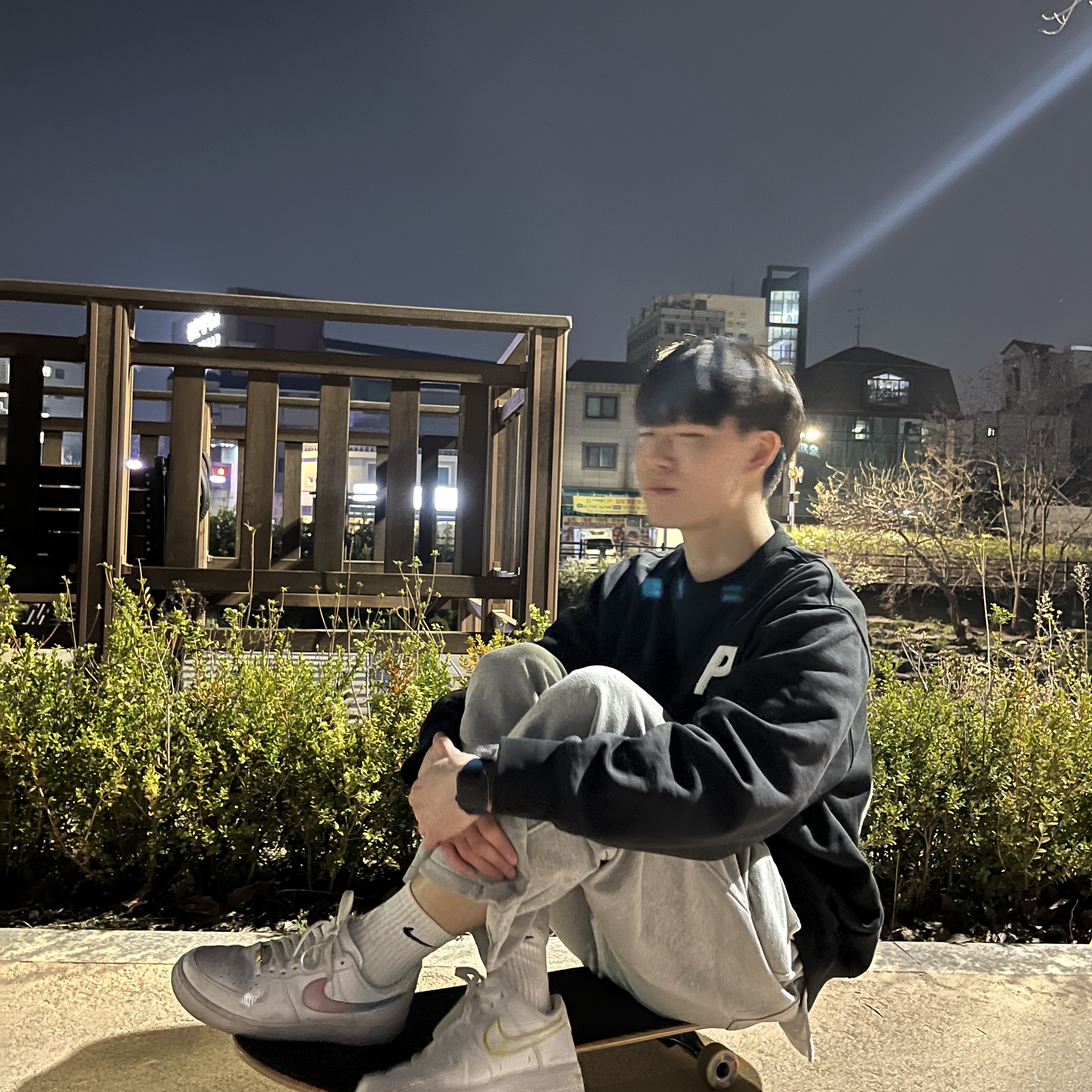 Palace Fleece Tri-Ferg Crew Black - 23SS, Nike Air Force 1 '07 Low White 착용 스타일 - 2