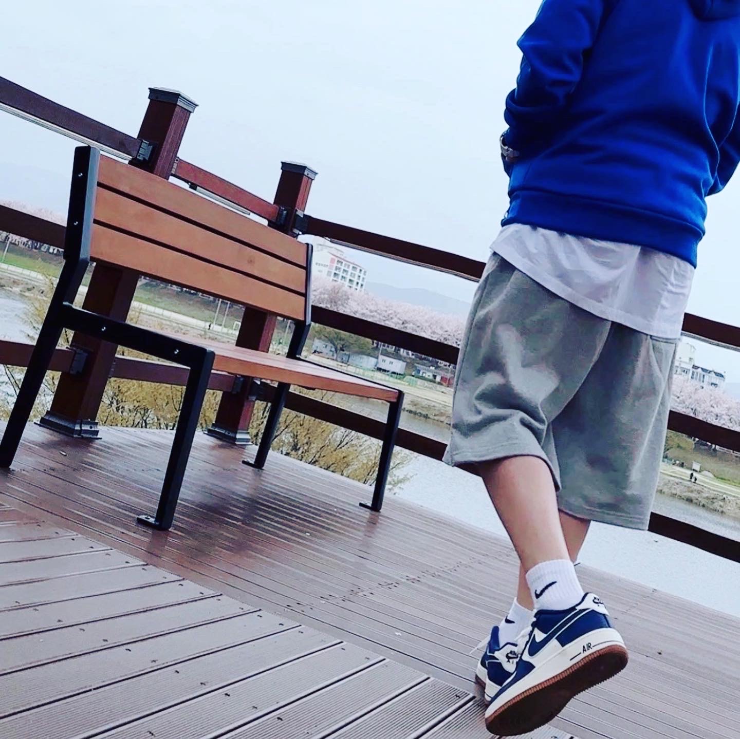(GS) Nike Air Force 1 LV8 3 Midnight Navy 착용 스타일