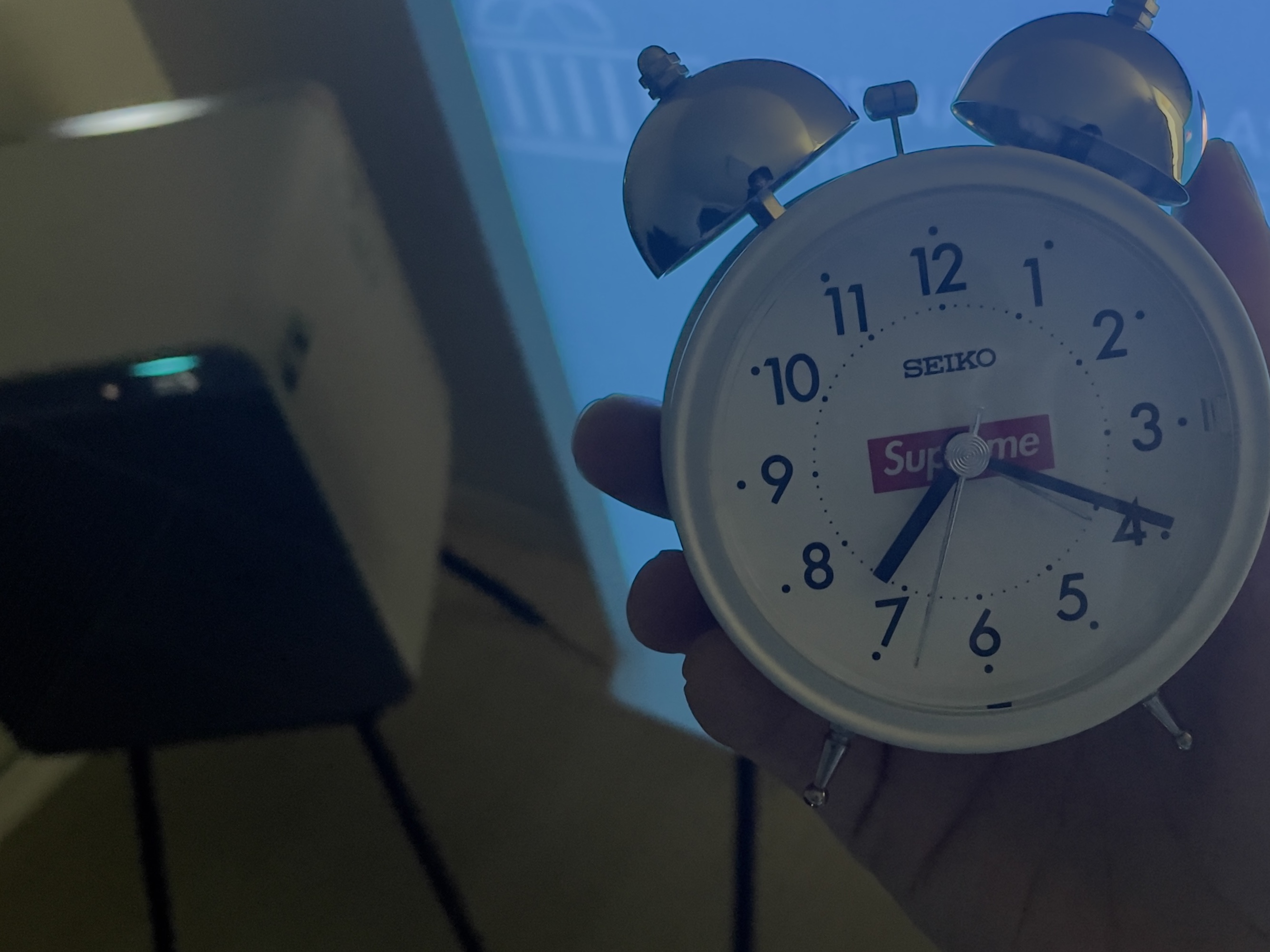 Supreme x Seiko Alarm Clock White - 22FW 착용 스타일 - 2