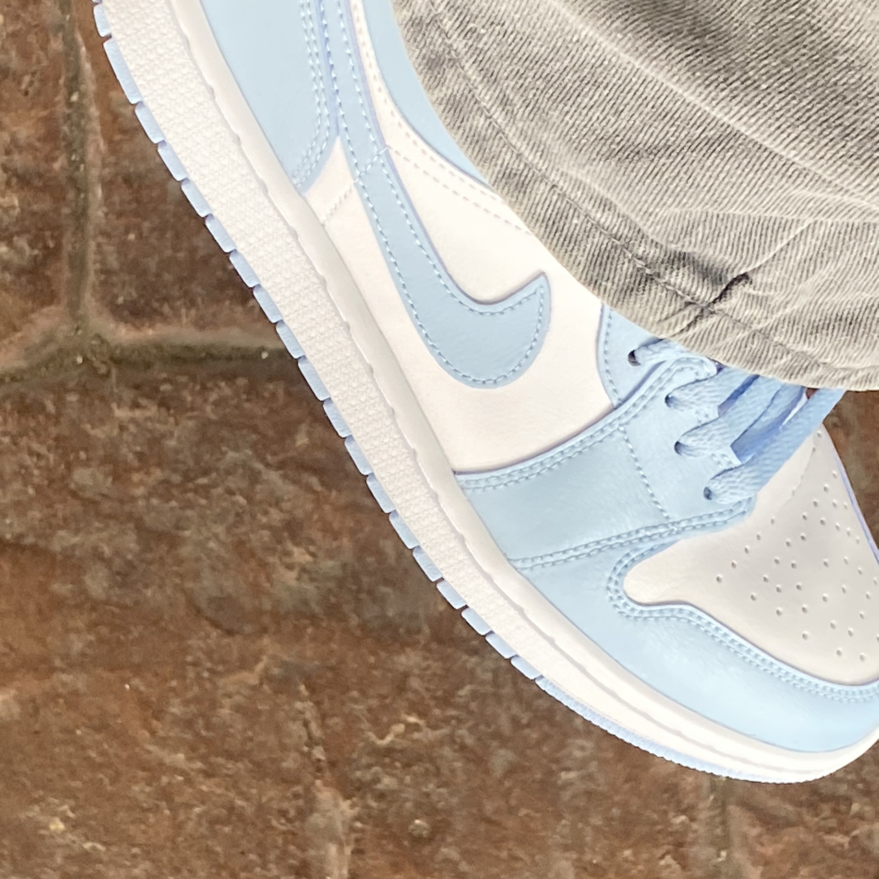 (W) Jordan 1 Low White Ice Blue 착용 스타일