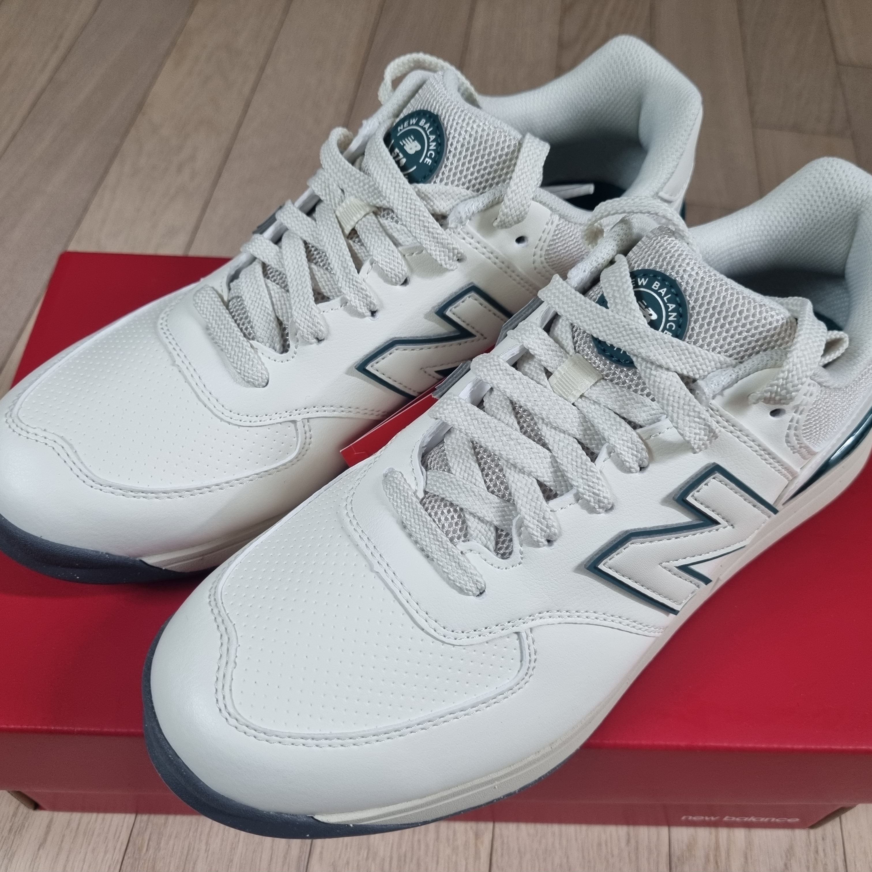 New Balance Golf 574 White Green 착용 스타일