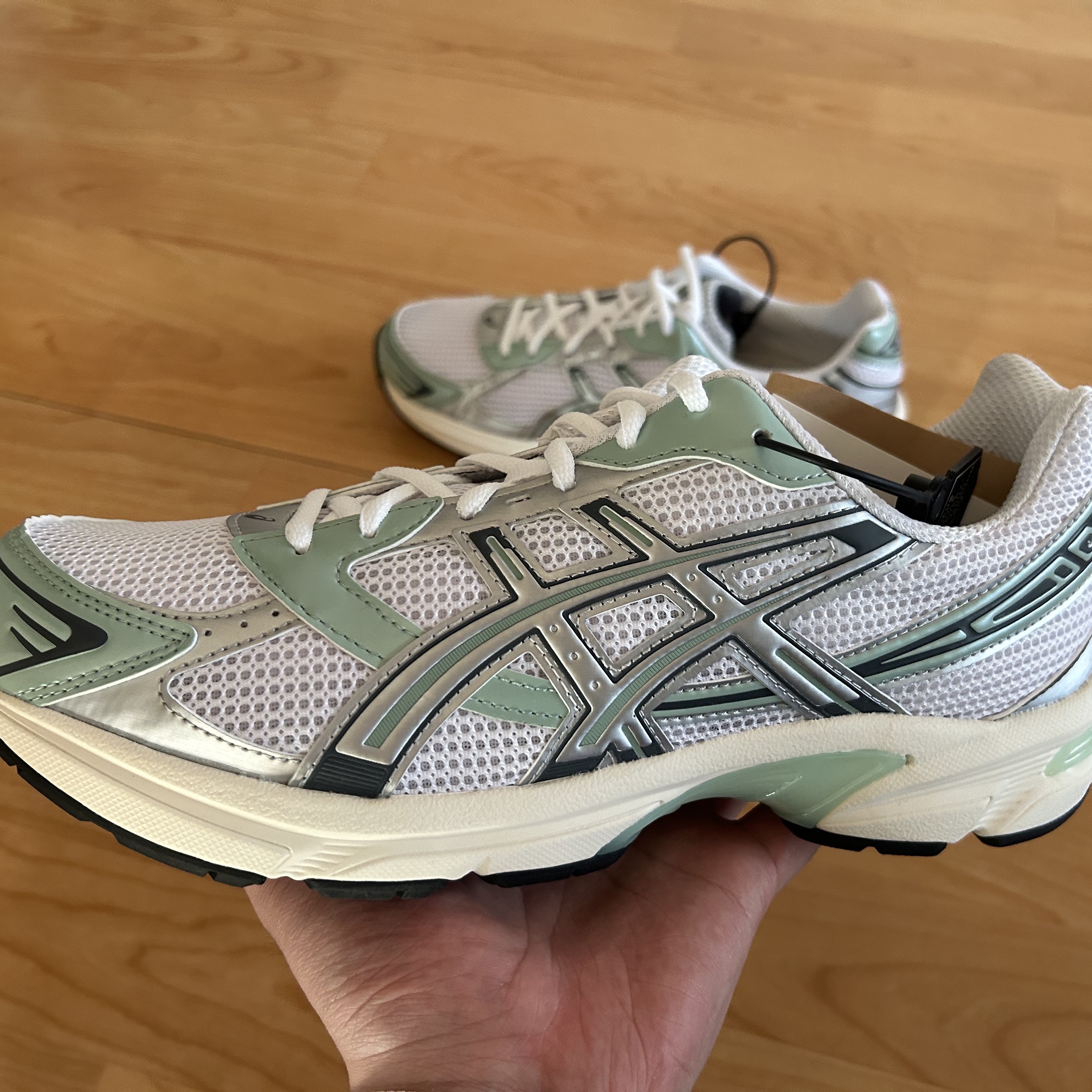 Asics x Naked Gel-1130 White Pure Silver 착용 스타일 - 1