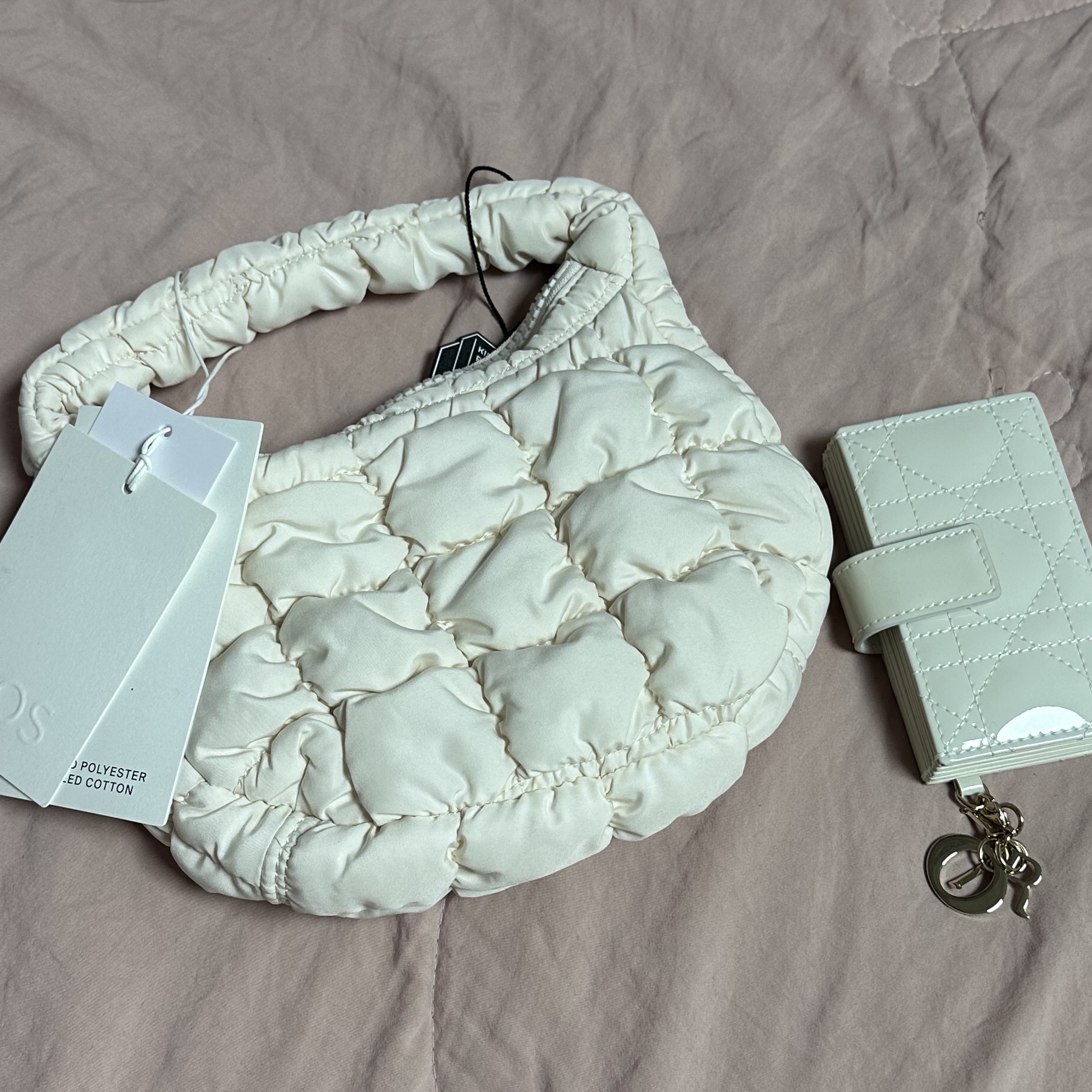 COS Quilted Micro Bag Off White 착용 스타일
