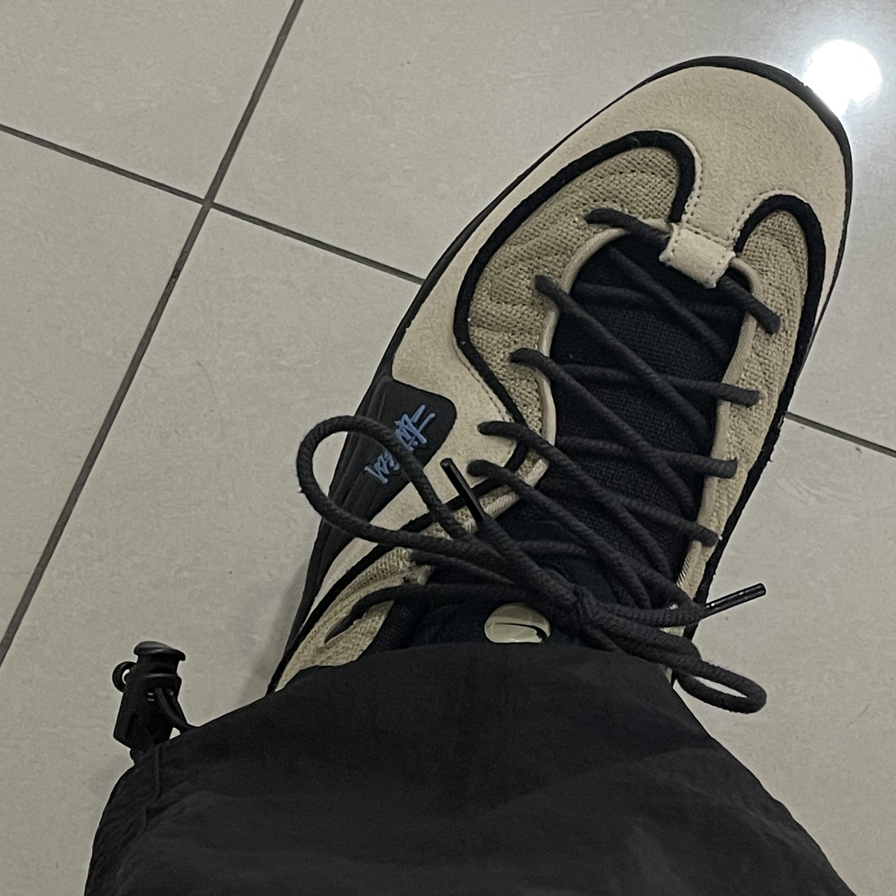 Nike x Stussy Air Penny II Rattan and Limestone 착용 스타일 - 2