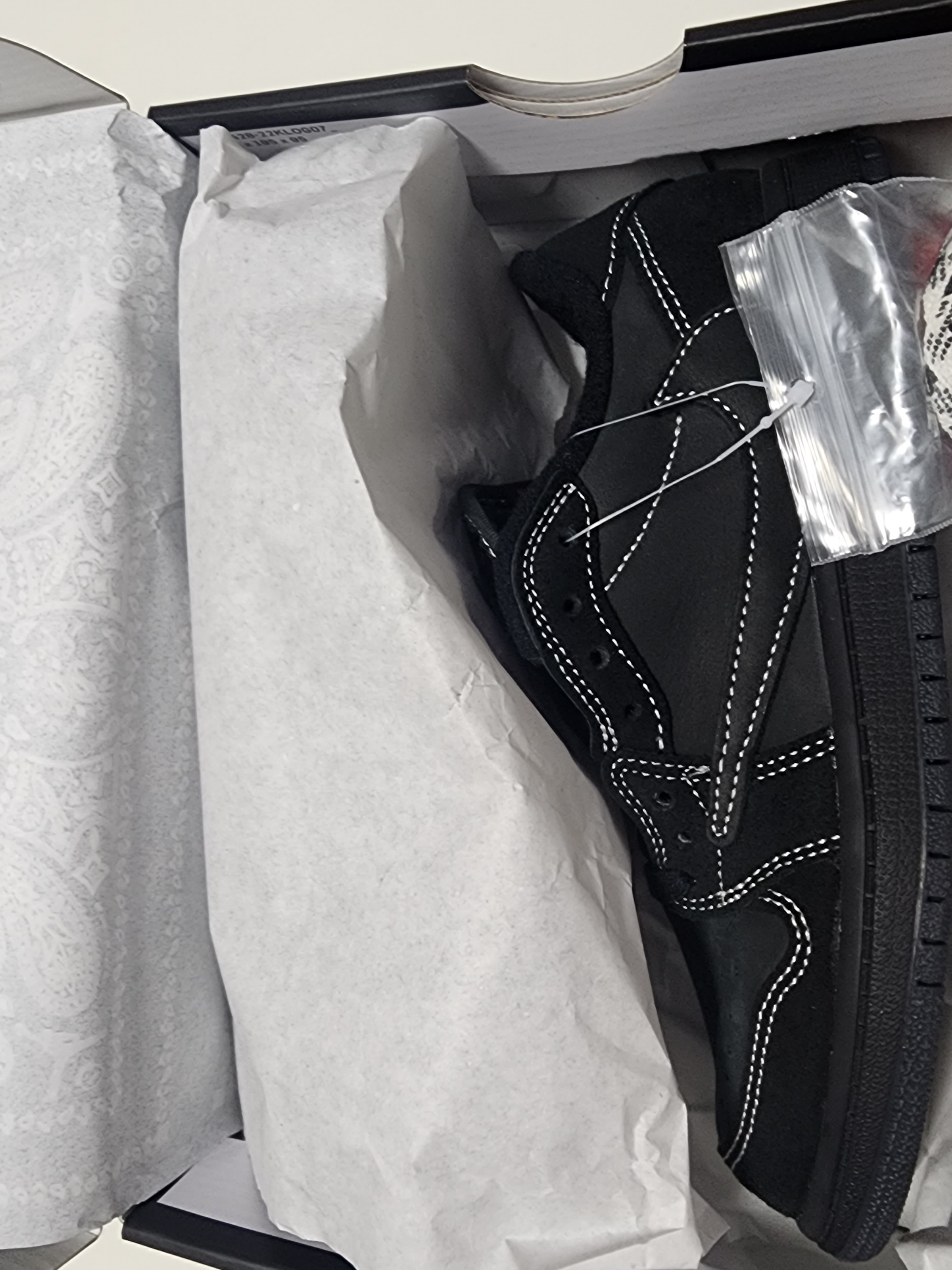(PS) Jordan 1 x Travis Scott Retro Low OG SP Black Phantom 착용 스타일 - 3