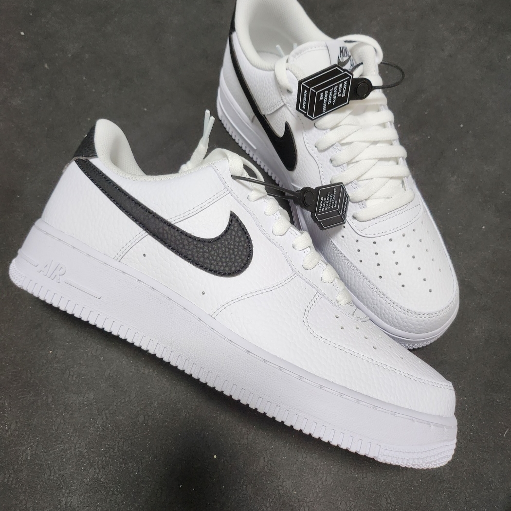 Nike Air Force 1 '07 White Black 착용 스타일