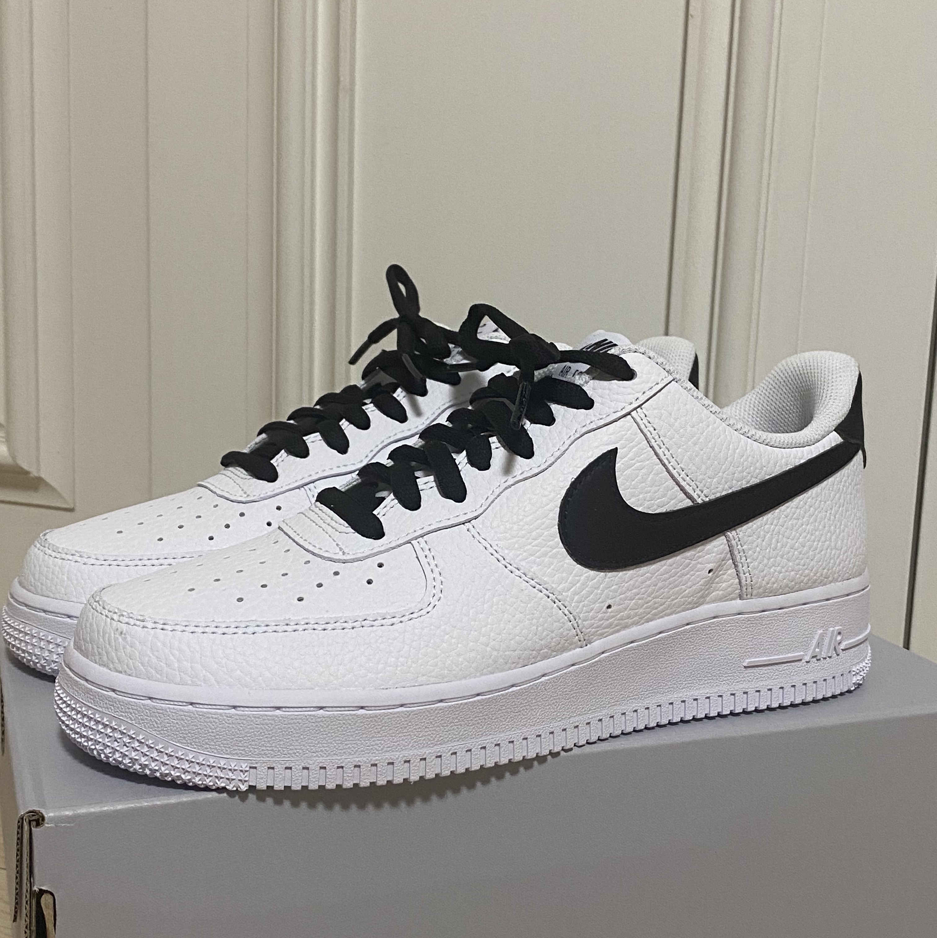 Nike Air Force 1 '07 White Black 착용 스타일