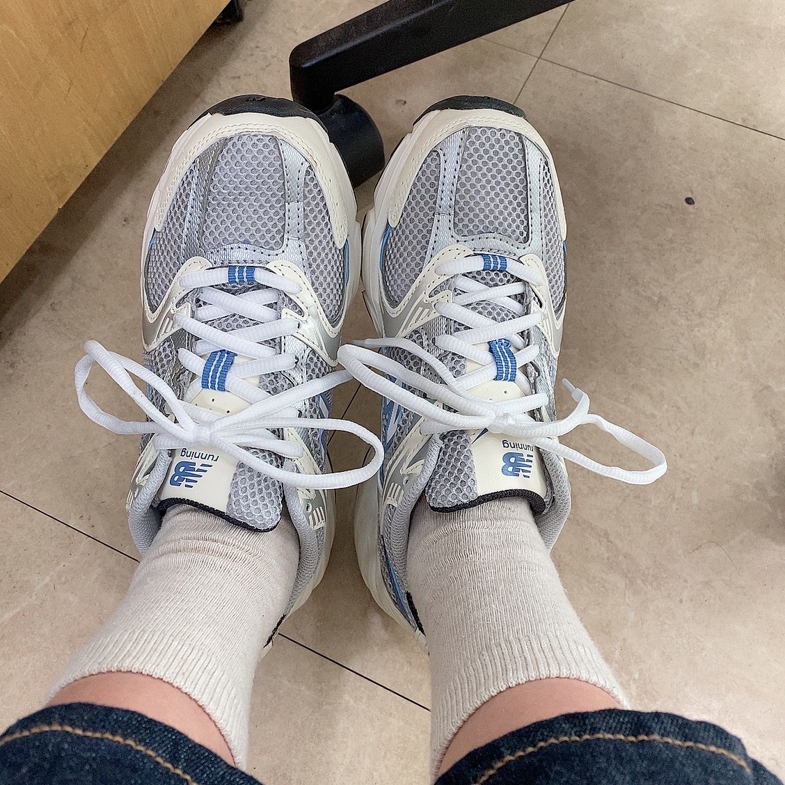 New Balance 530 Steel Blue 착용 스타일 - 1