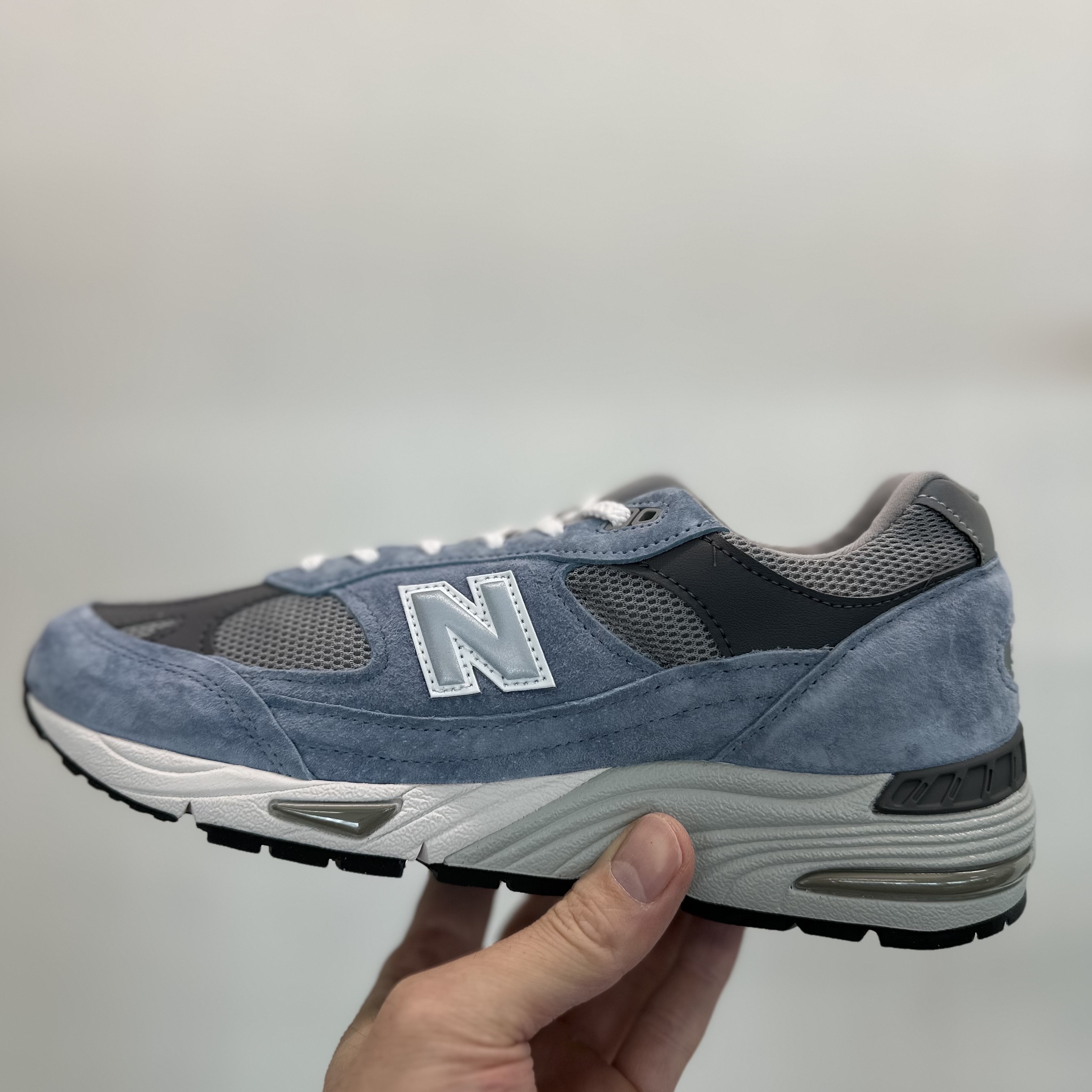 New Balance 991 Made in UK Dusty Blue 착용 스타일 - 1