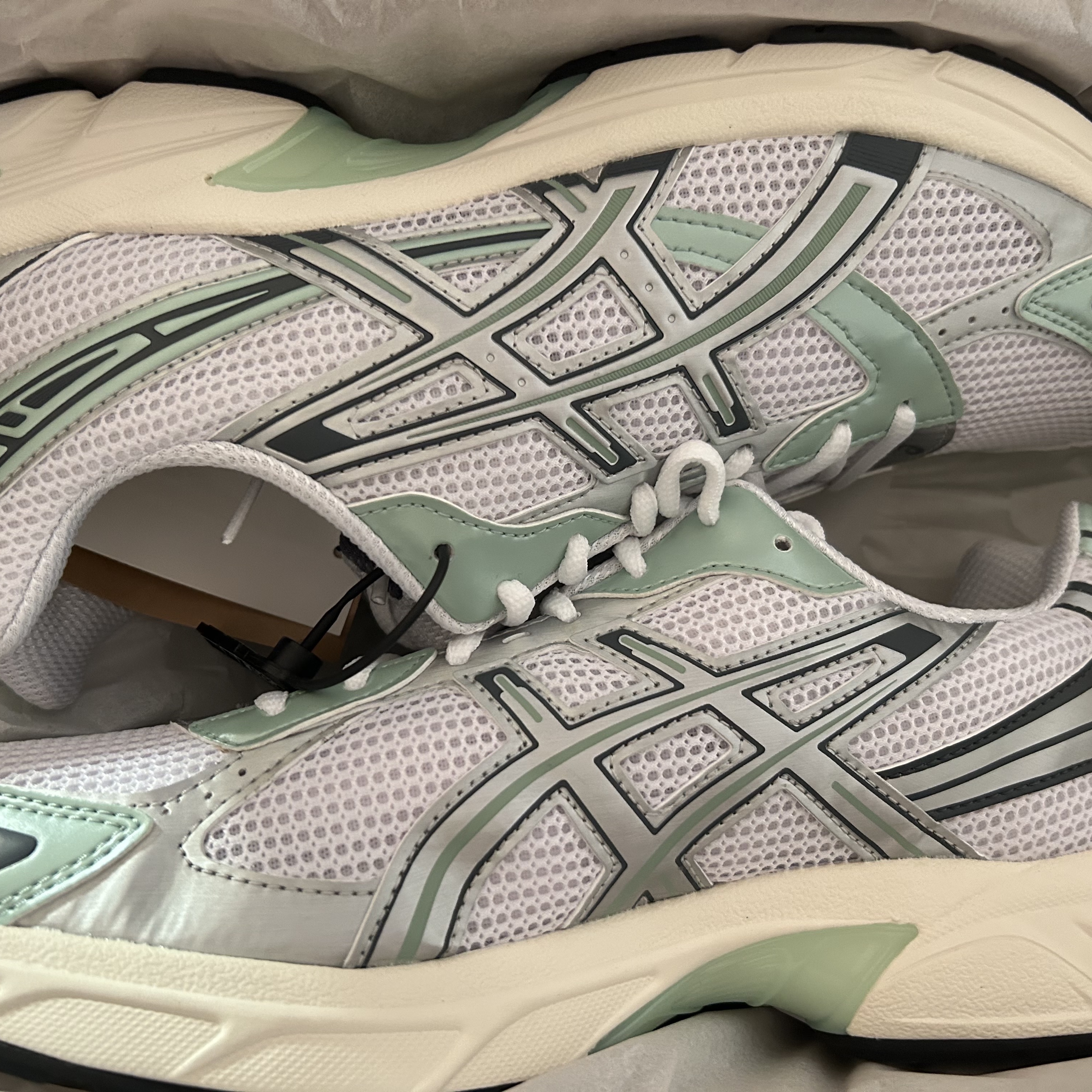 Asics x Naked Gel-1130 White Pure Silver 착용 스타일 - 2