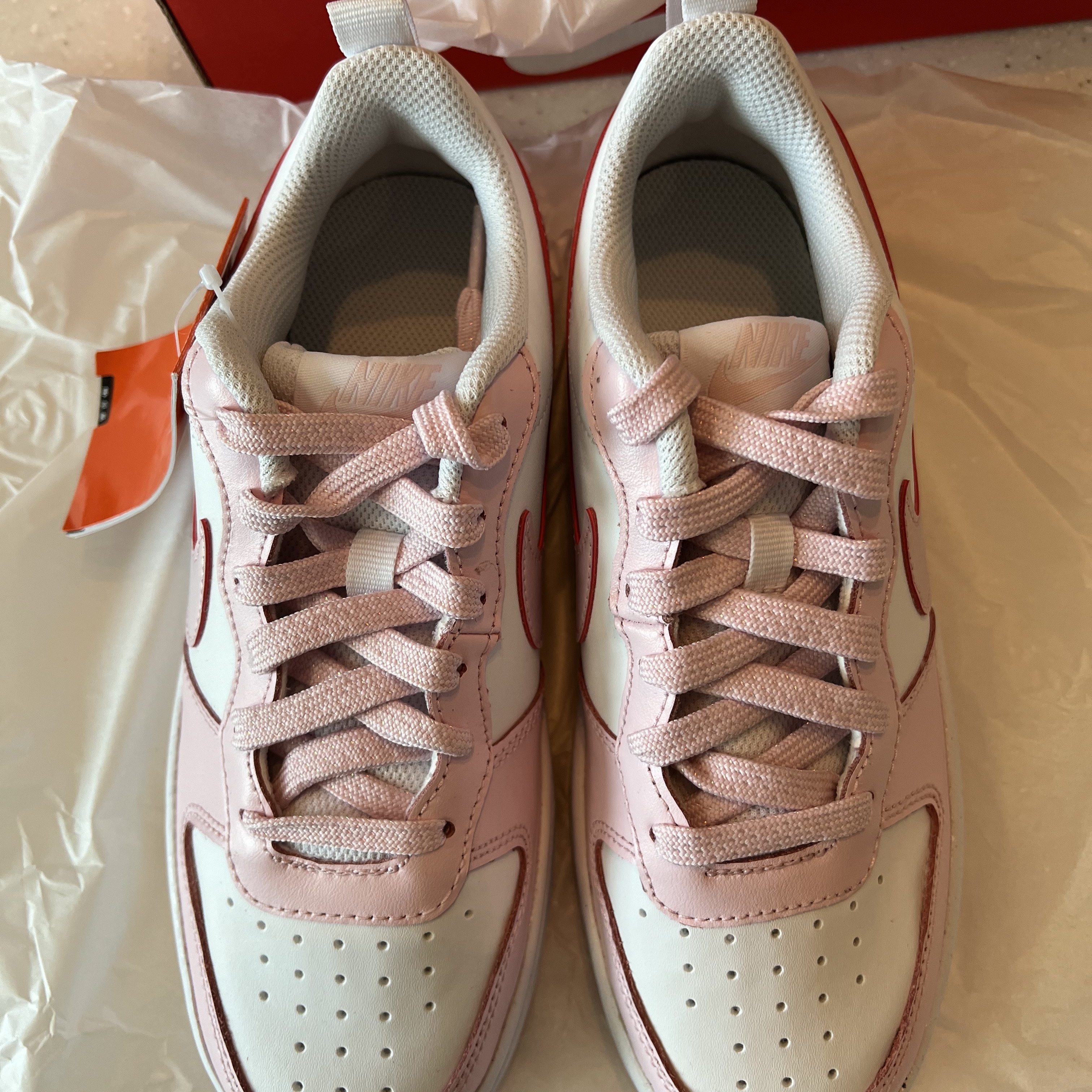 (GS) Nike Court Borough 2 SE White Pink Foam 착용 스타일