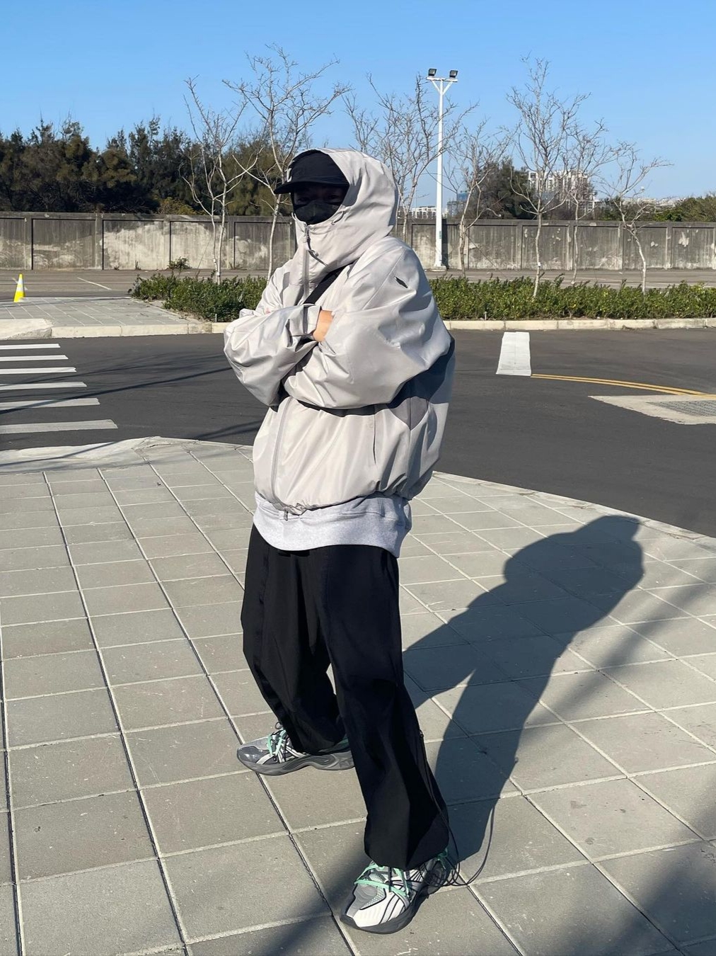 Opening Project Ripstop Hooded Jumper Light Grey 착용 스타일