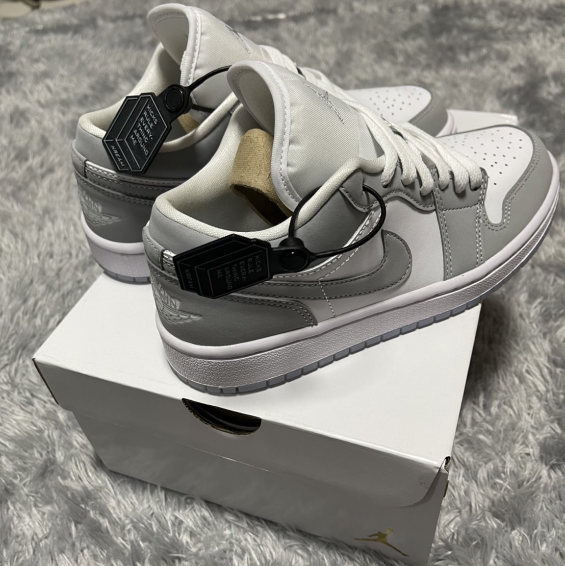 (W) Jordan 1 Low White Wolf Grey 착용 스타일 - 2