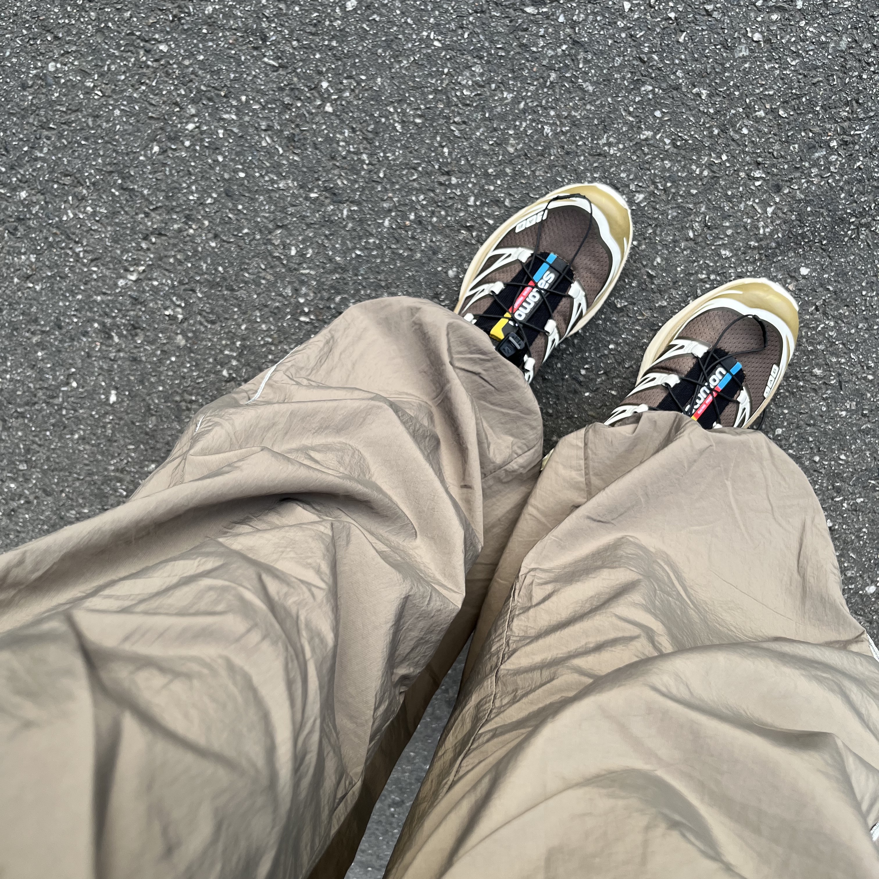 Salomon XT-6 Kangaroo Vanilla Ice 착용 스타일