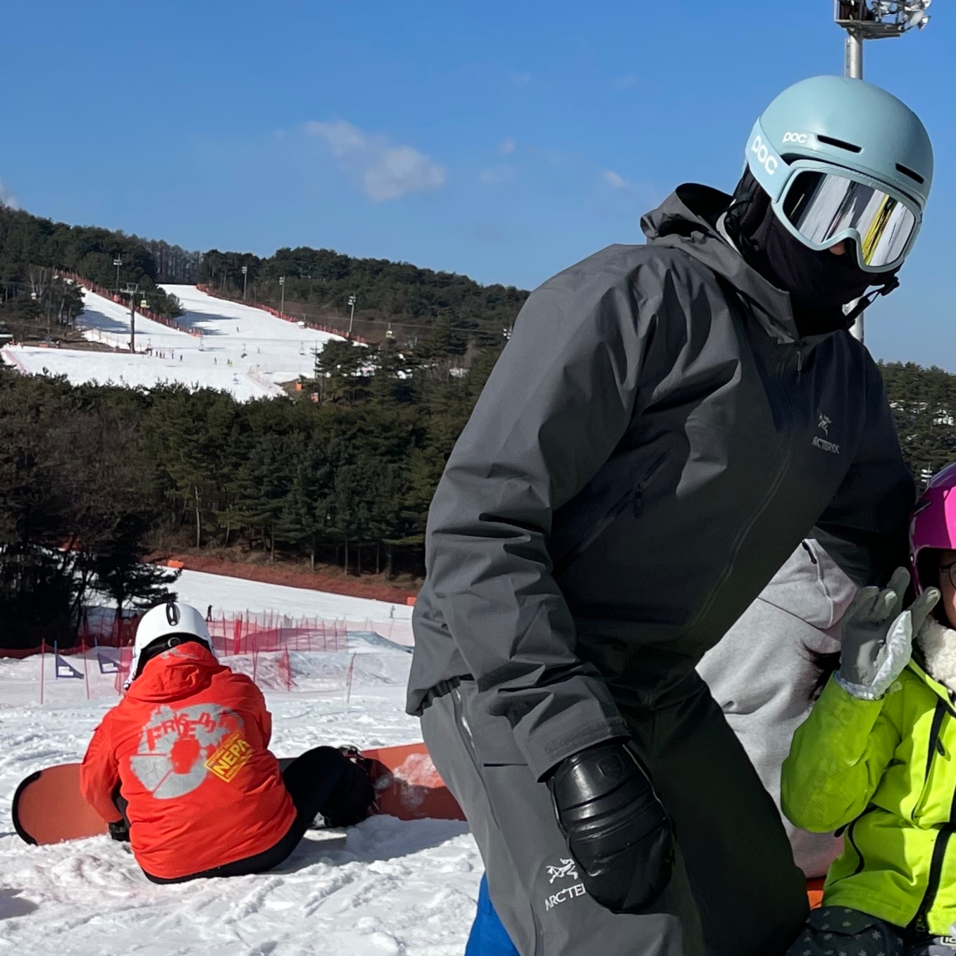 Arc'teryx Beta Jacket Cloud 착용 스타일 - 2