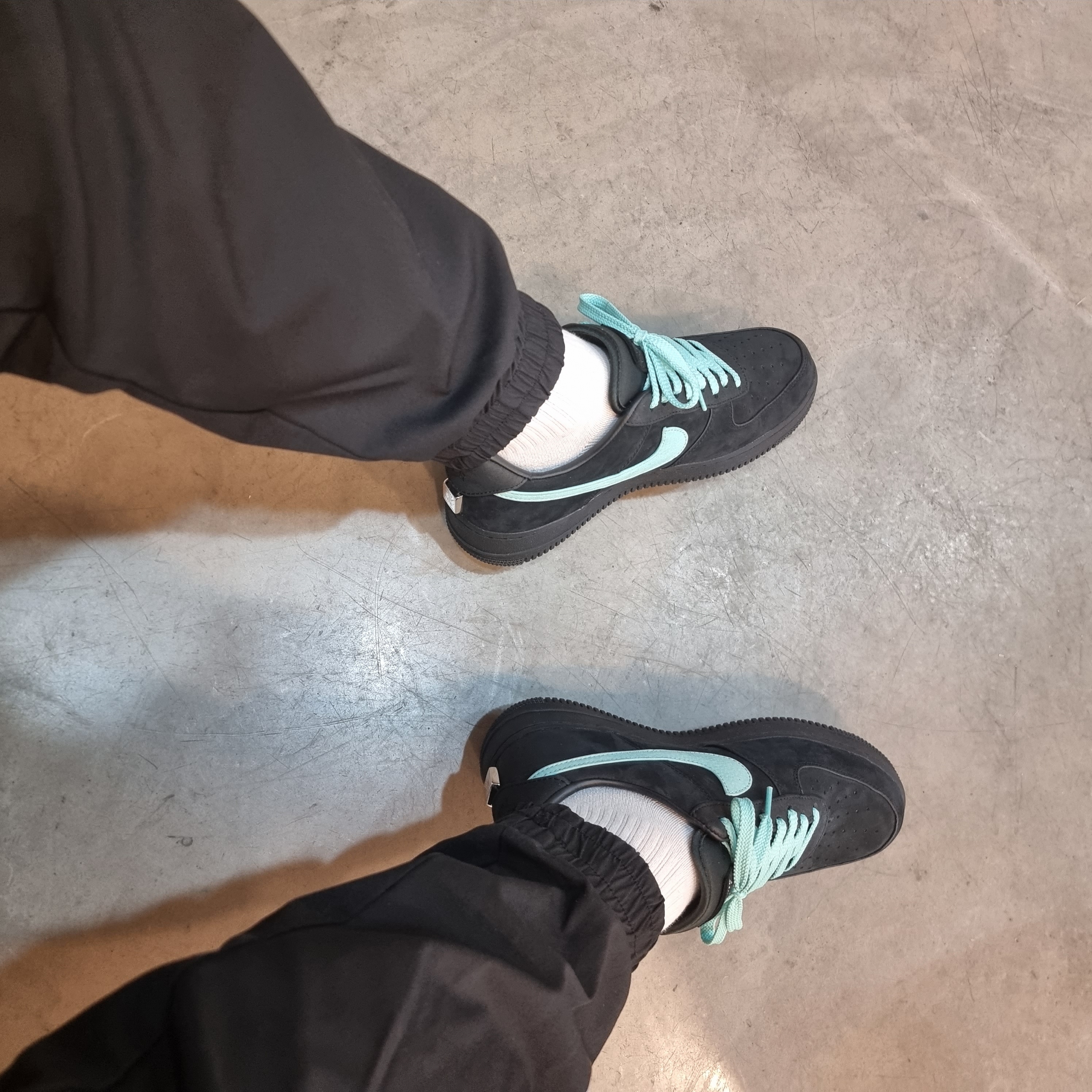 Nike x Tiffany & Co. Air Force 1 Low SP 1837 착용 스타일 - 1
