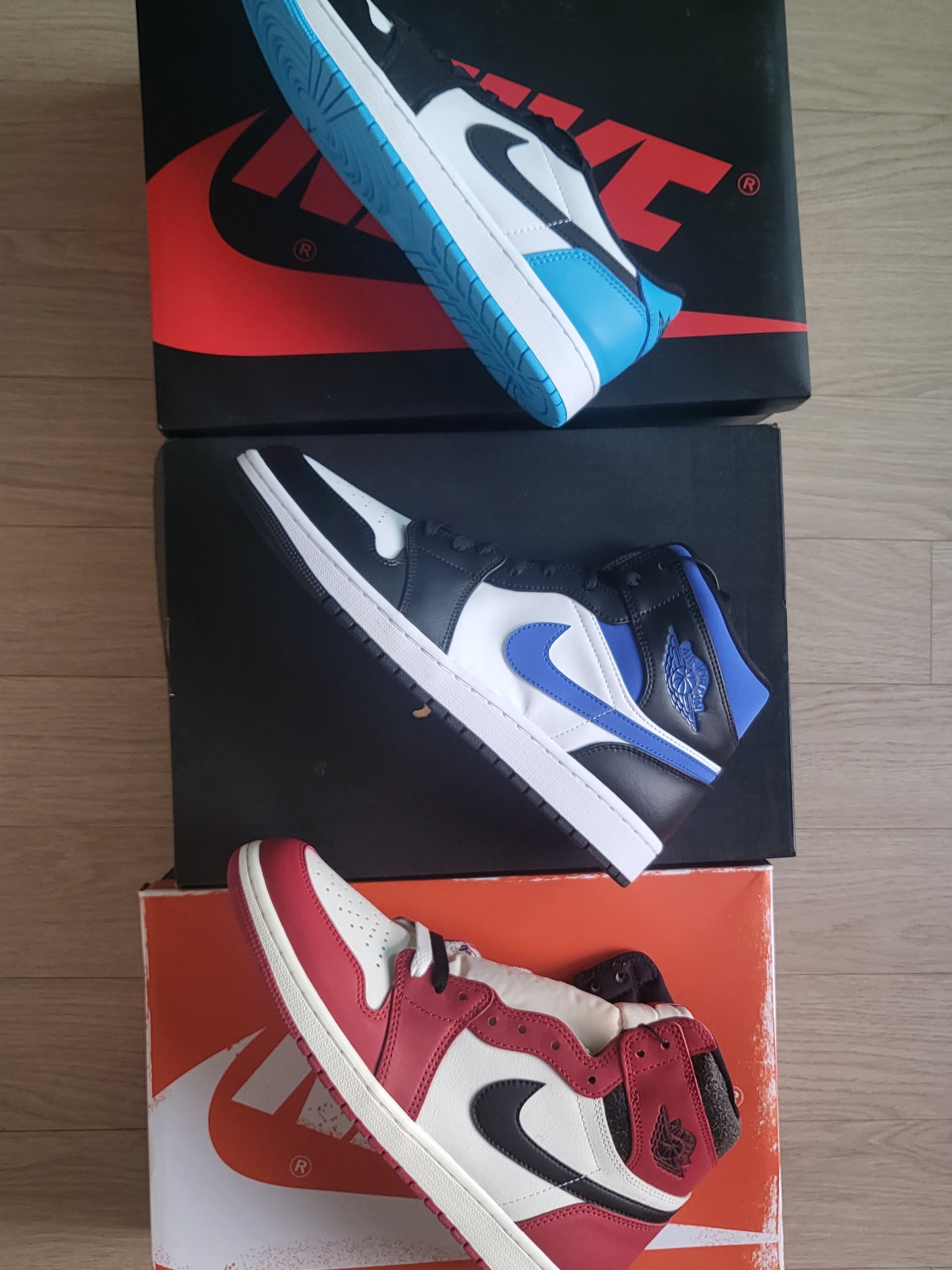 Jordan 1 Retro Low OG Black and Dark Powder Blue, Jordan 1 Mid Racer Blue 착용 스타일