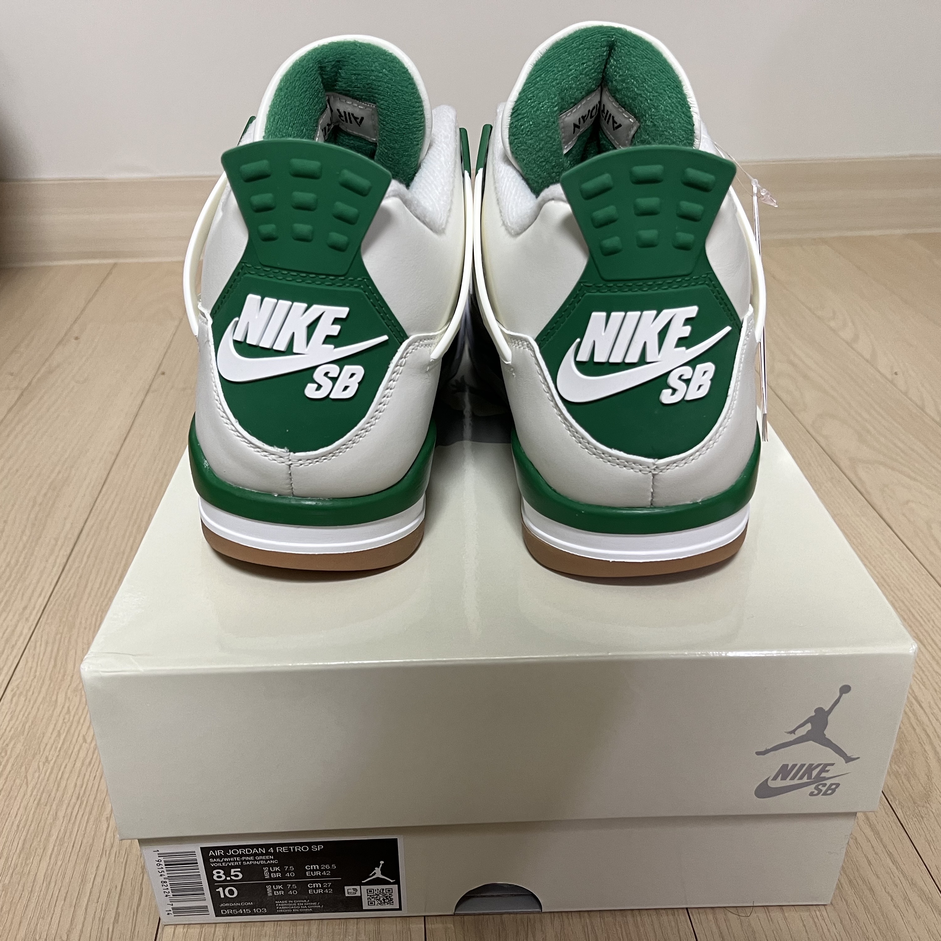 Jordan 4 x Nike SB Retro SP Pine Green 착용 스타일 - 3
