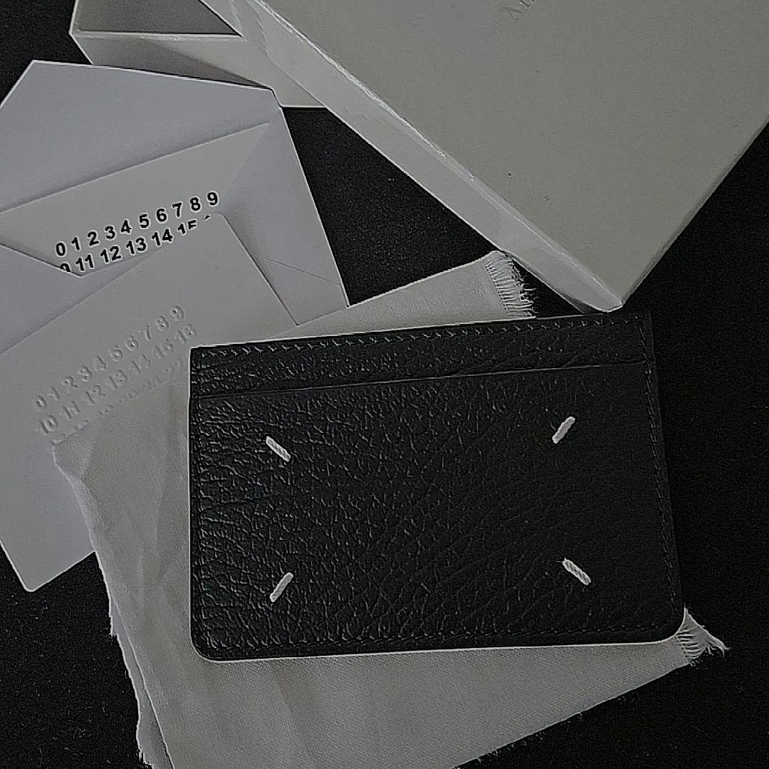 Maison Margiela Numbers Logo Bovine Leather Card Holder Black 착용 스타일